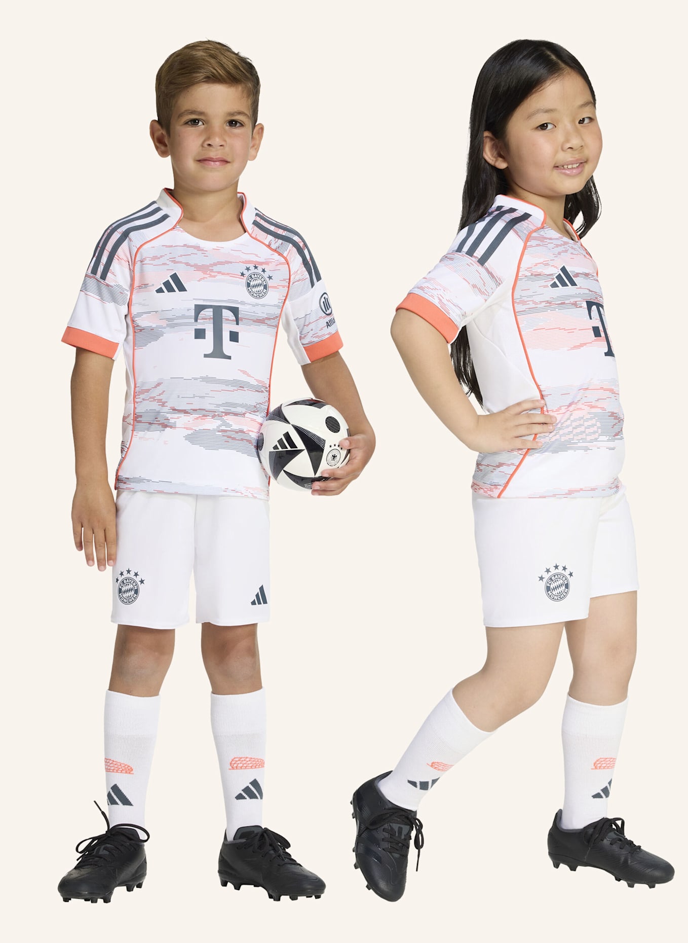 adidas FC BAYERN MÜNCHEN 25/26 KIDS MINI-AUSWÄRTSAUSRÜSTUNG: WEISS