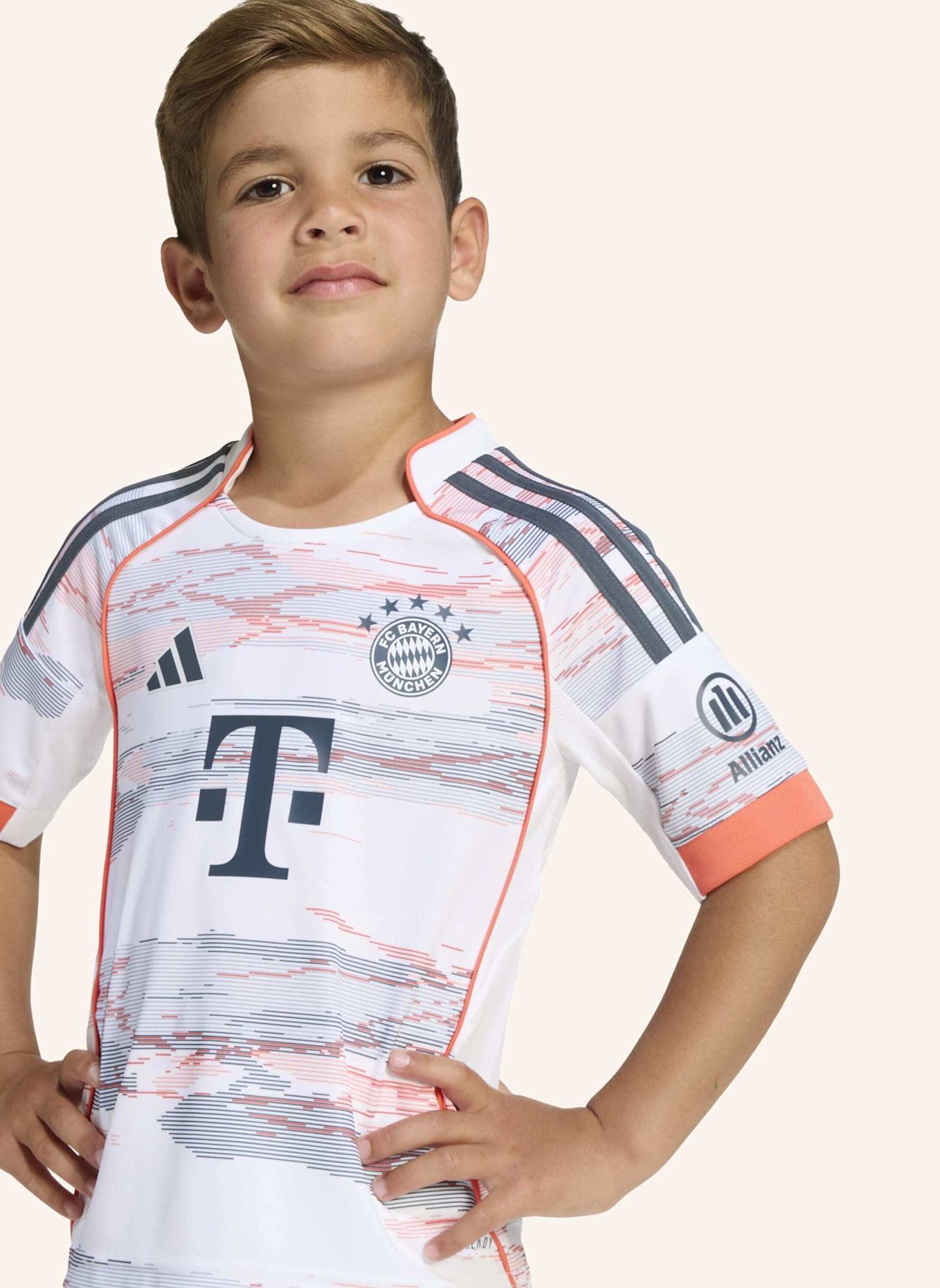 adidas FC BAYERN MÜNCHEN 25/26 KIDS MINI-AUSWÄRTSAUSRÜSTUNG: WEISS