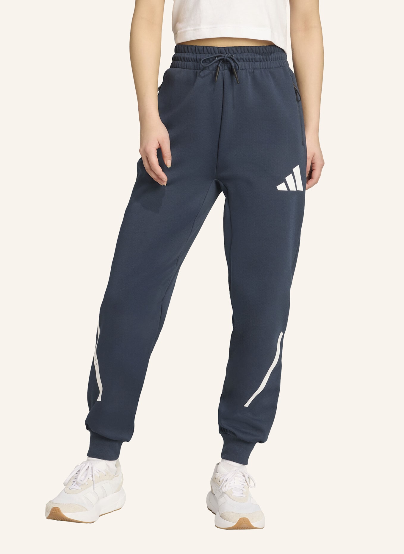 adidas Sweatpants Z.N.E.: SCHWARZ