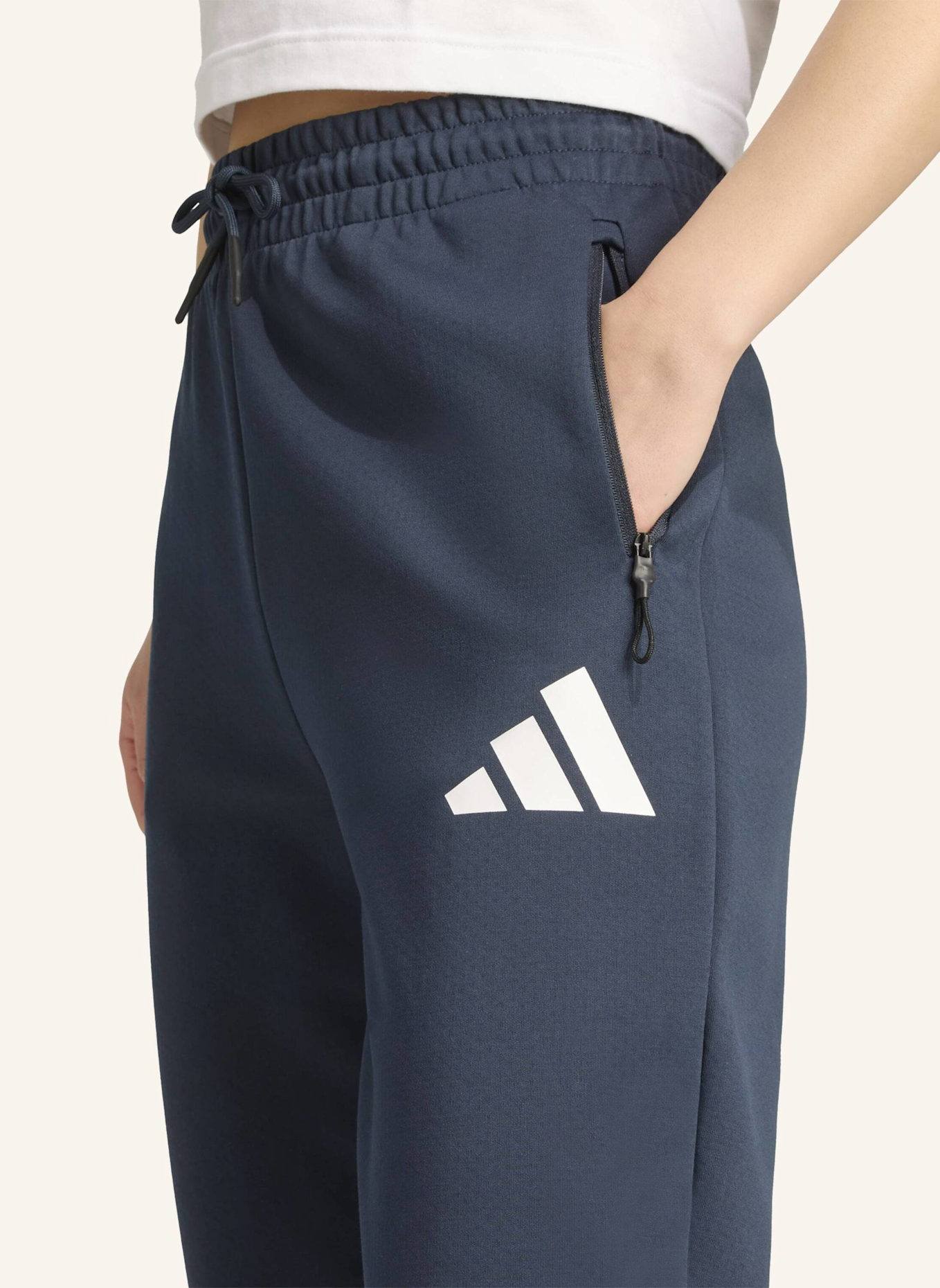 adidas Sweatpants Z.N.E.: SCHWARZ