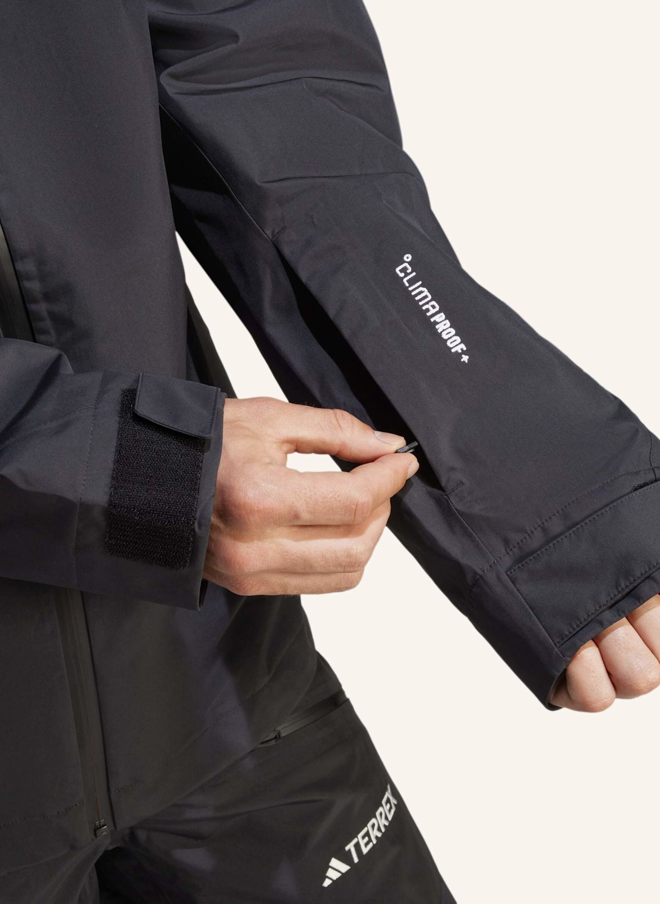 adidas TERREX TERREX XPERIOR HYBRID PRIMEKNIT CLIMAPROOF+ JACKE: SCHWARZ