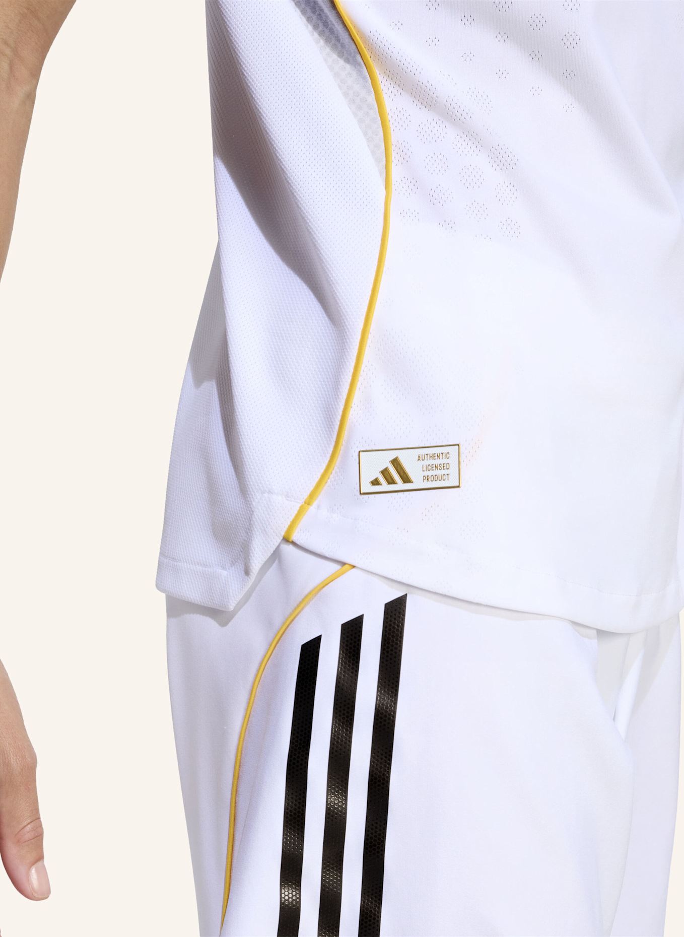 adidas REAL MADRID 25/26 HEIMTRIKOT AUTHENTIC JERSEY: WEISS