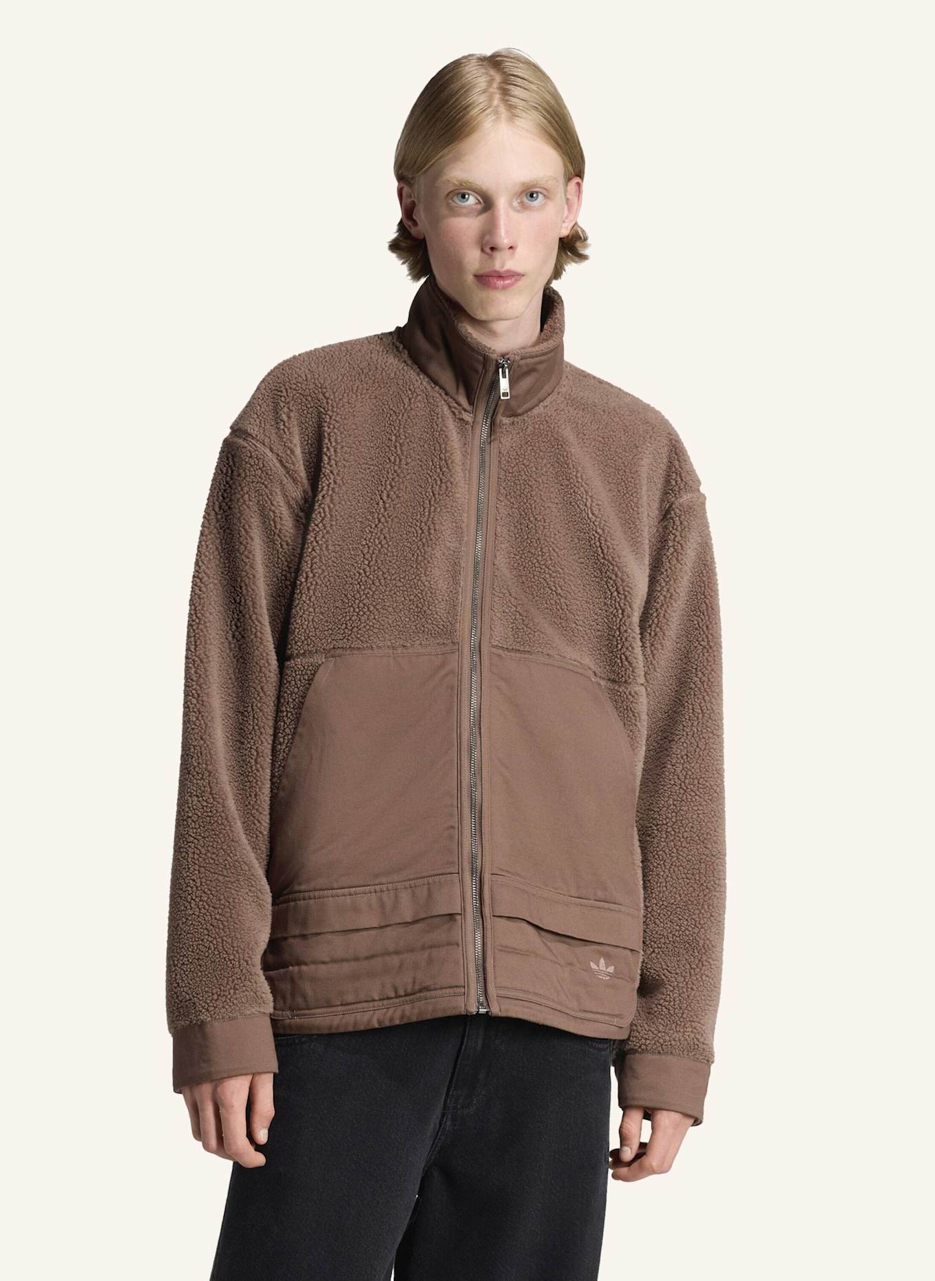 adidas Originals HOCHWERTIGE ESSENTIALS POLARFLEECE-JACKE MIT DURCHGEHENDEM REISSVERSCHLUSS: BRAUN