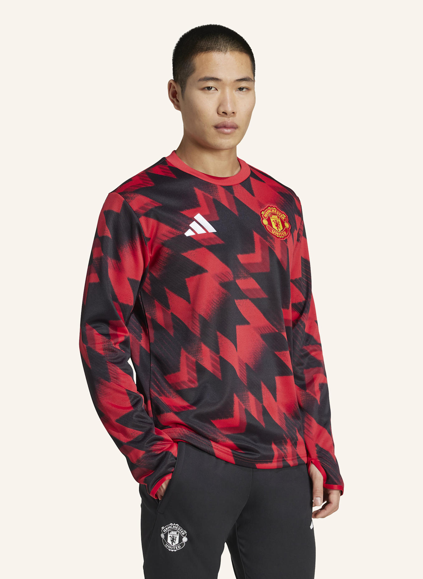 adidas MANCHESTER UNITED 25/26 PRE-MATCH WARM OBERTEIL: ROT