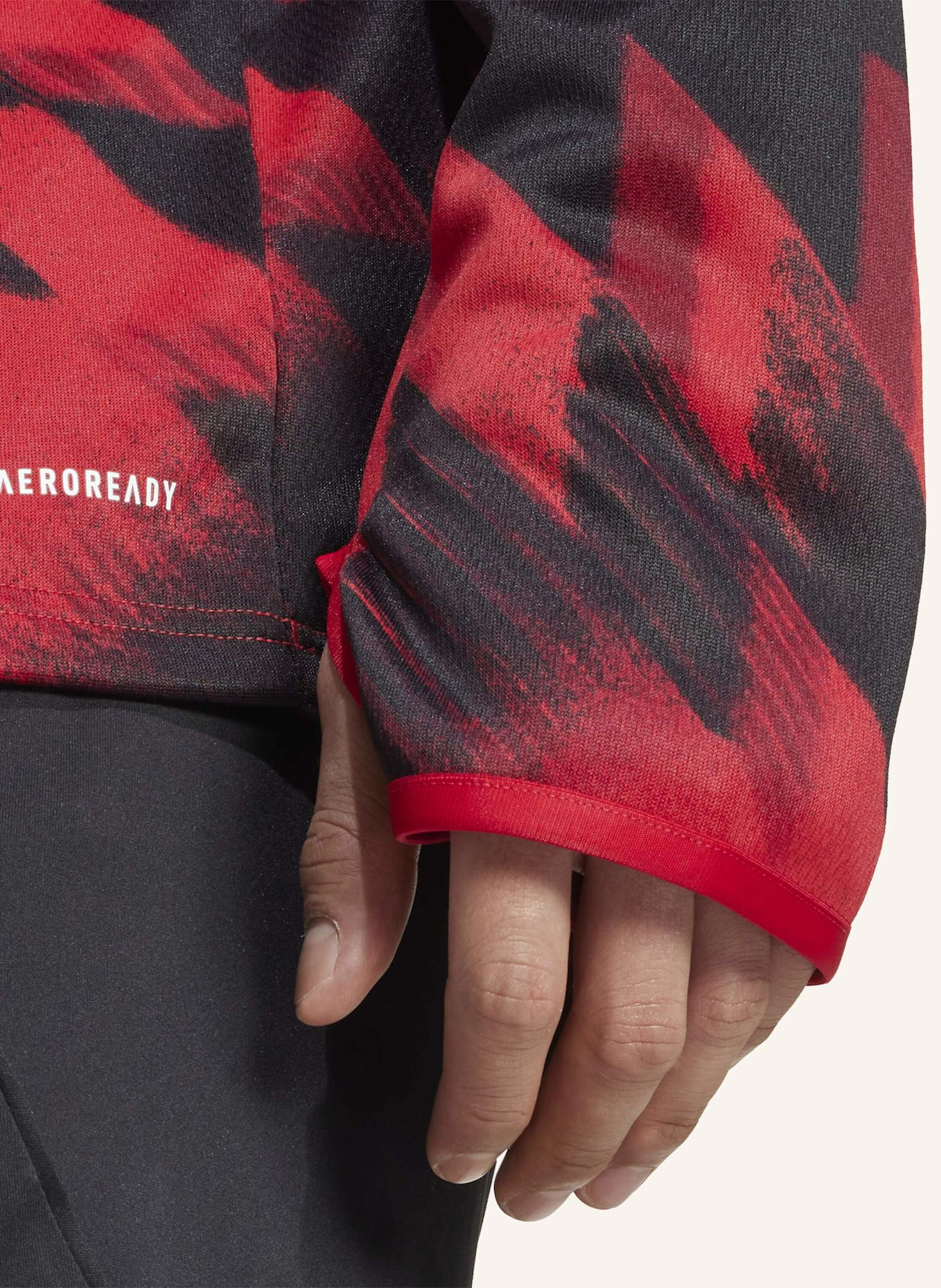 adidas MANCHESTER UNITED 25/26 PRE-MATCH WARM OBERTEIL: ROT