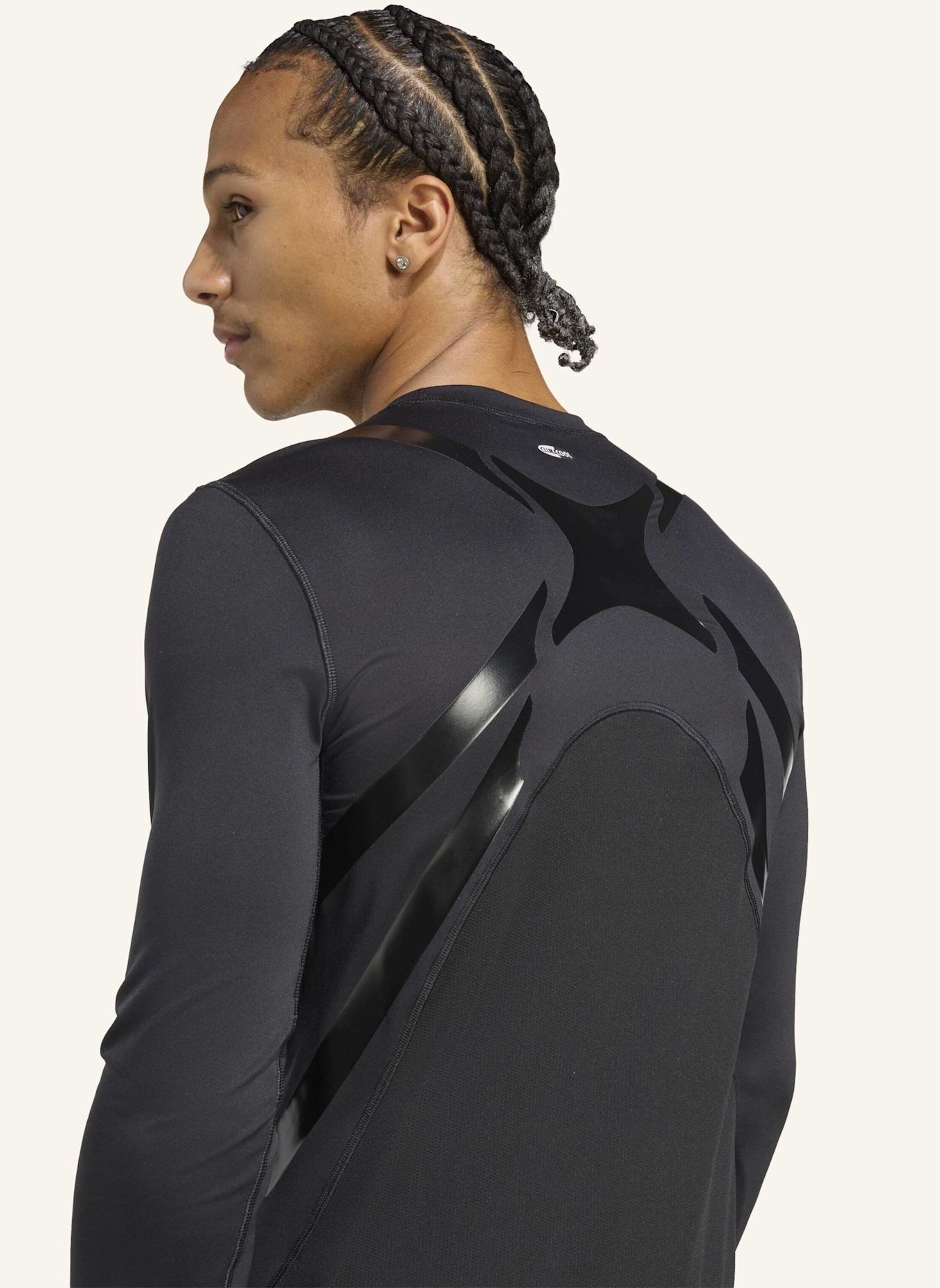 adidas Originals TECHFIT ENG GESCHNITTENES LONGSLEEVE: SCHWARZ