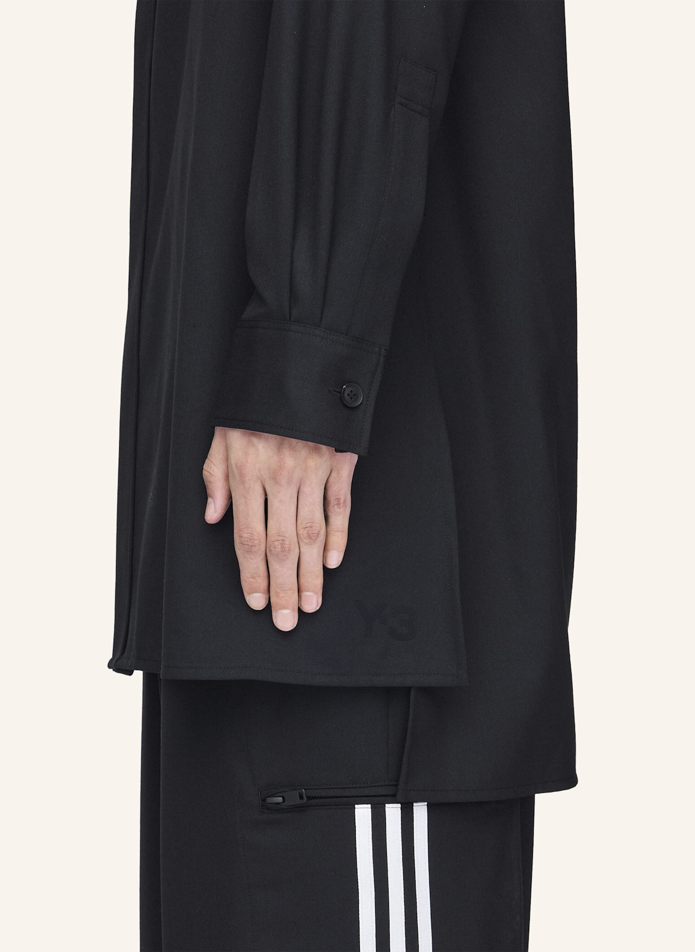 Y-3 Y-3 HEMDJACKE AUS VEREDELTEM WOLLSTOFF: SCHWARZ