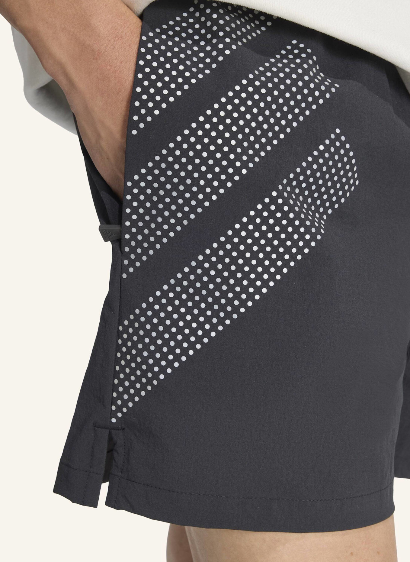 adidas Originals ADIDAS EQUIPMENT SHORTS: SCHWARZ