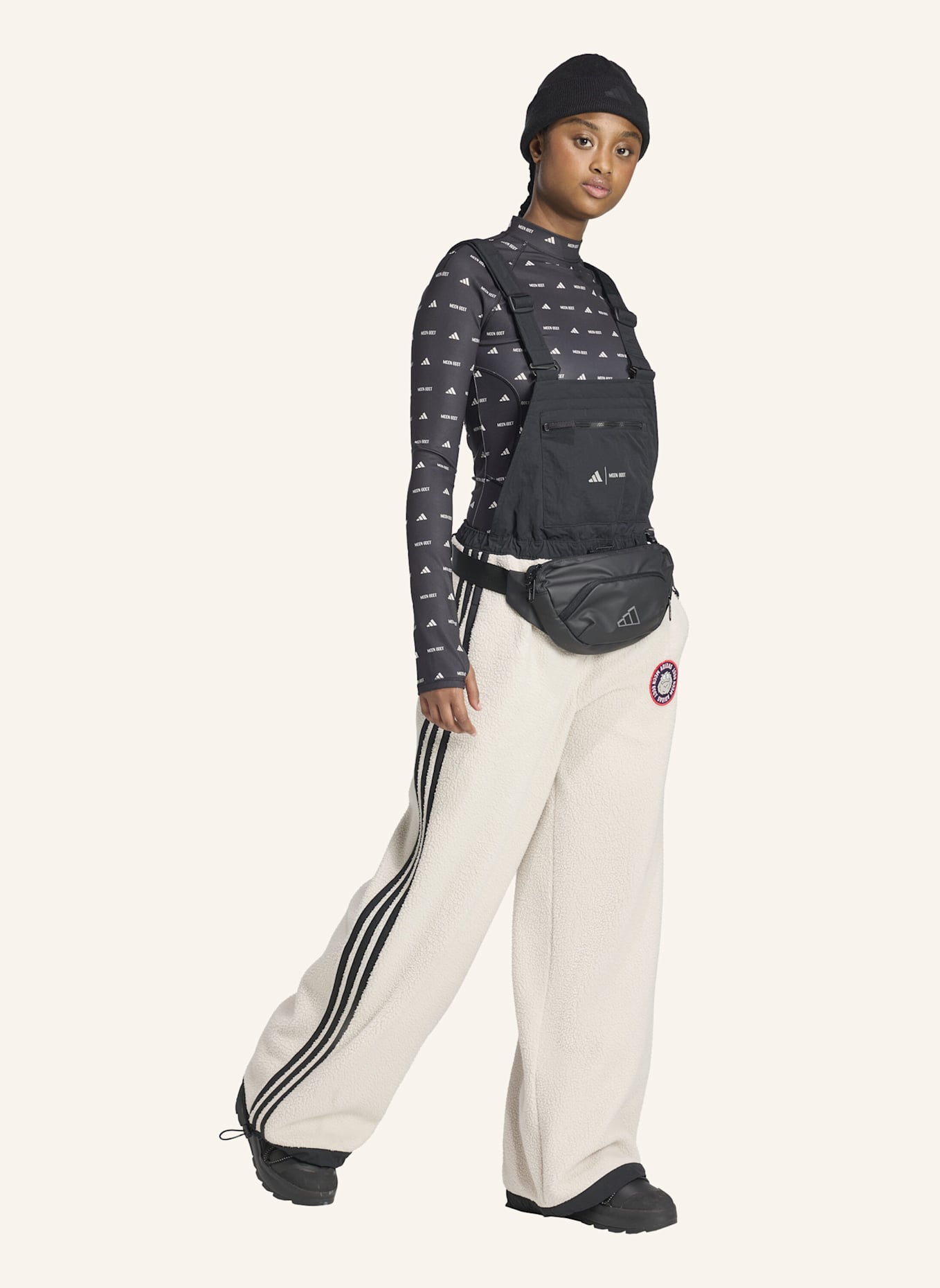 adidas Latzhose im Materialmix: GRAU