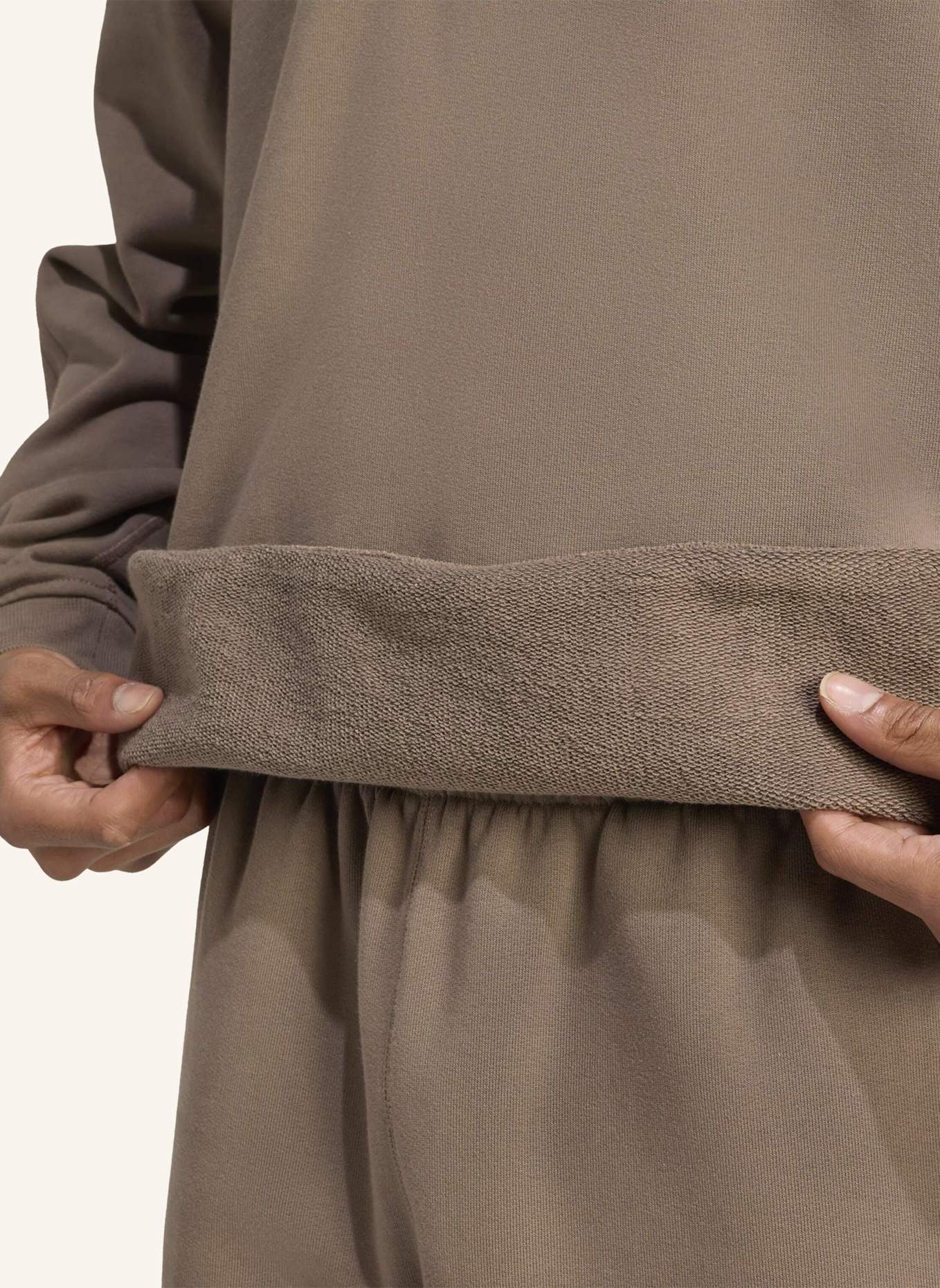 adidas Originals PREMIUM ESSENTIALS SWEATSHIRT: BRAUN