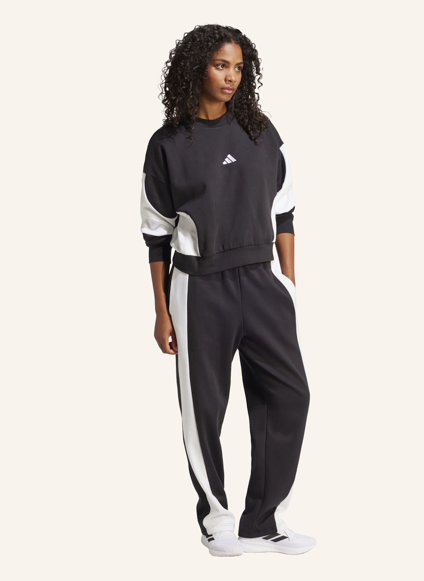 adidas LAZIDAY TRAININGSANZUG: SCHWARZ