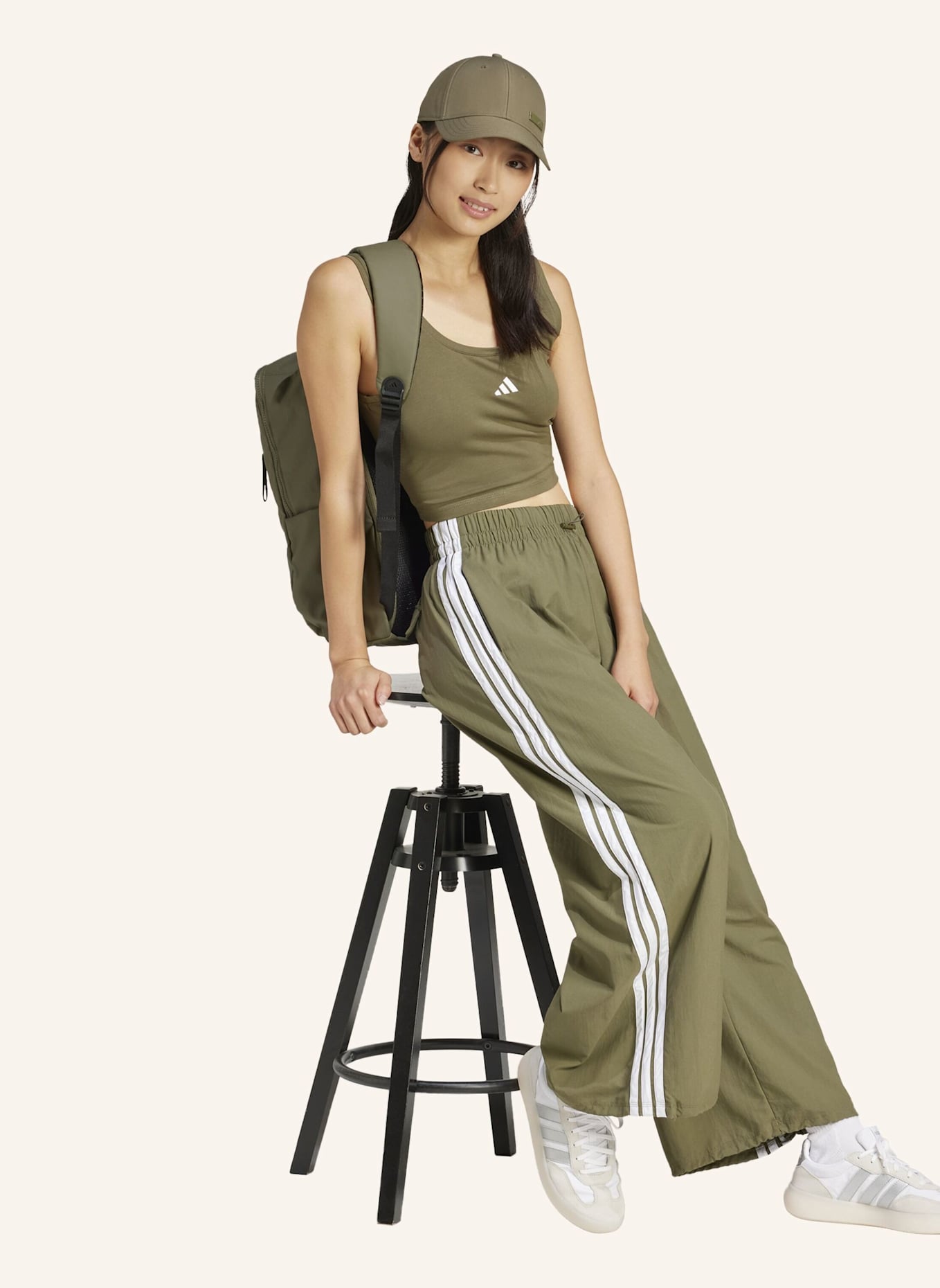 adidas ESSENTIALS 3-STREIFEN LIFESTYLE WOVEN PARACHUTE HOSE: WEISS