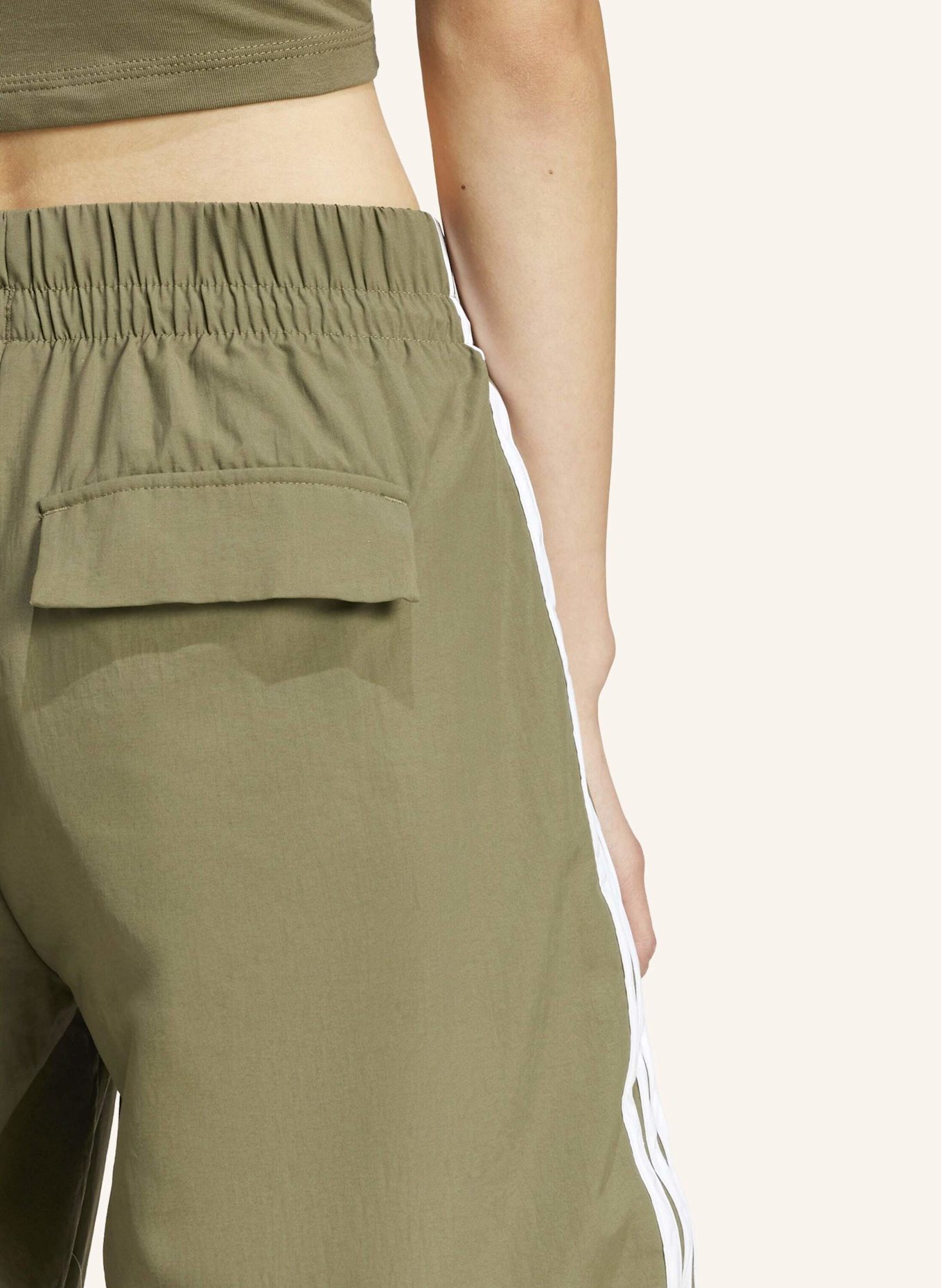 adidas ESSENTIALS 3-STREIFEN LIFESTYLE WOVEN PARACHUTE HOSE: WEISS