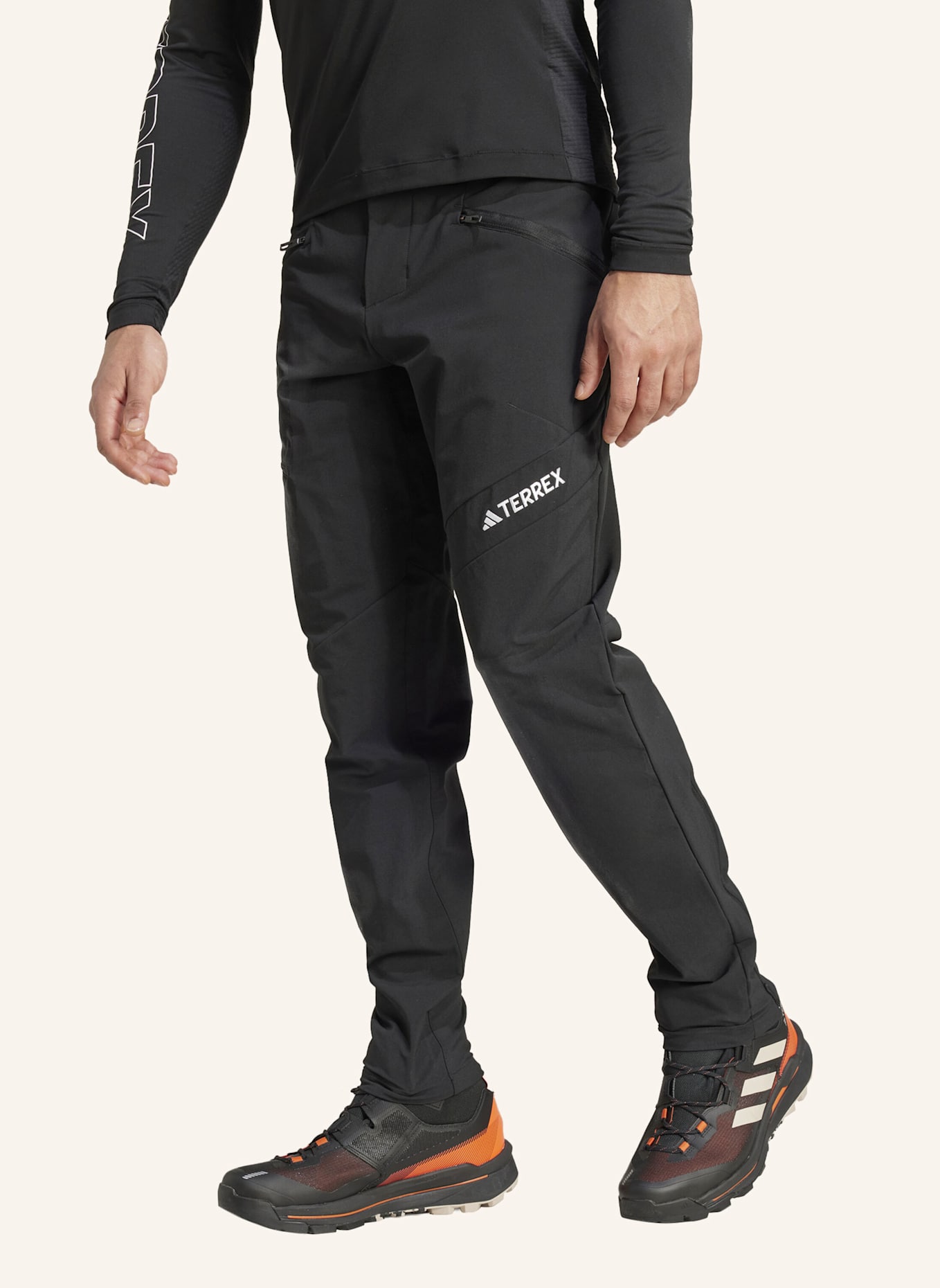 adidas TERREX TECHROCK BRUSHED SOFTSHELLHOSE: SCHWARZ