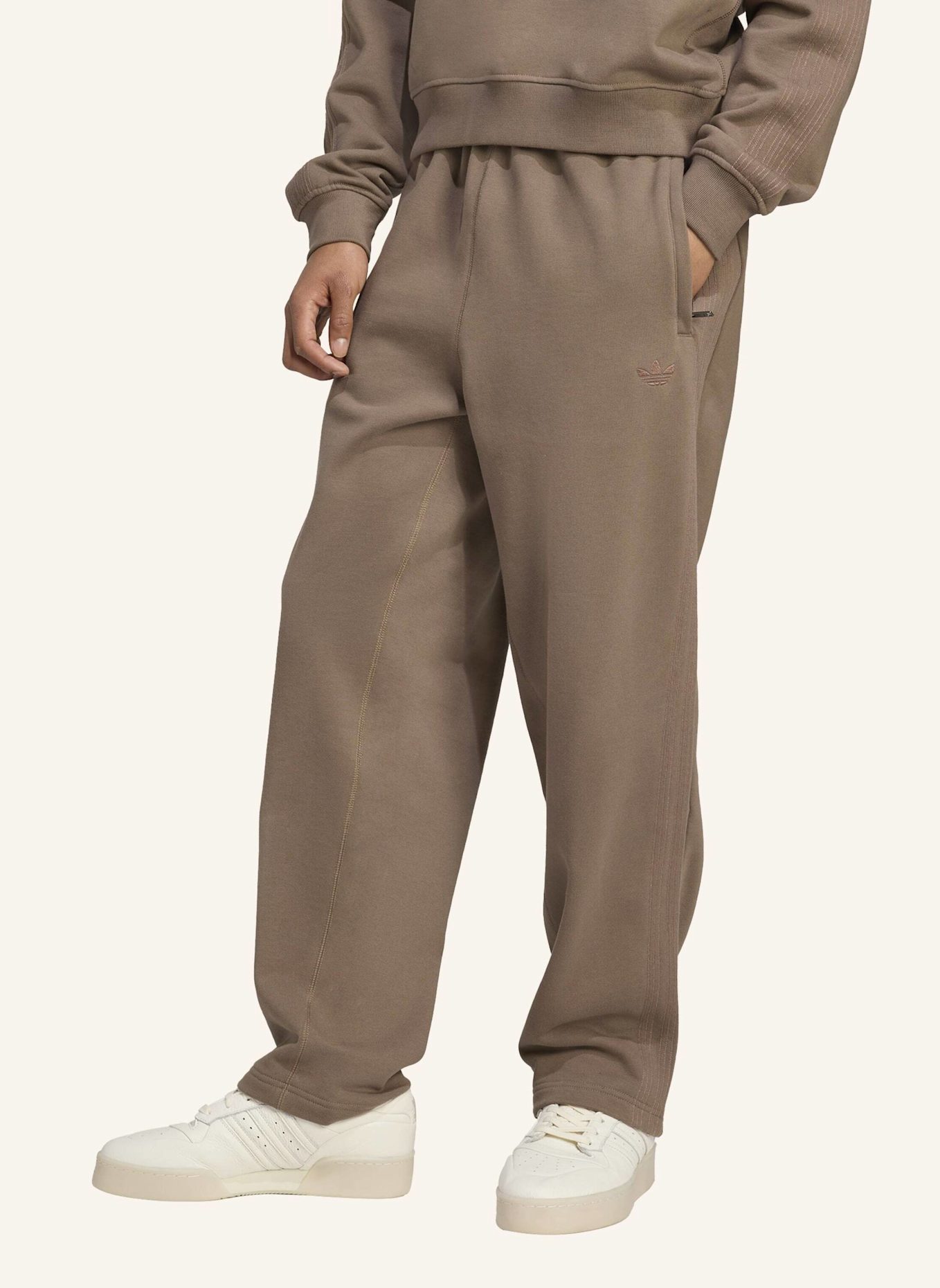 adidas Originals Sweatpants PREMIUM ESSENTIALS: BRAUN