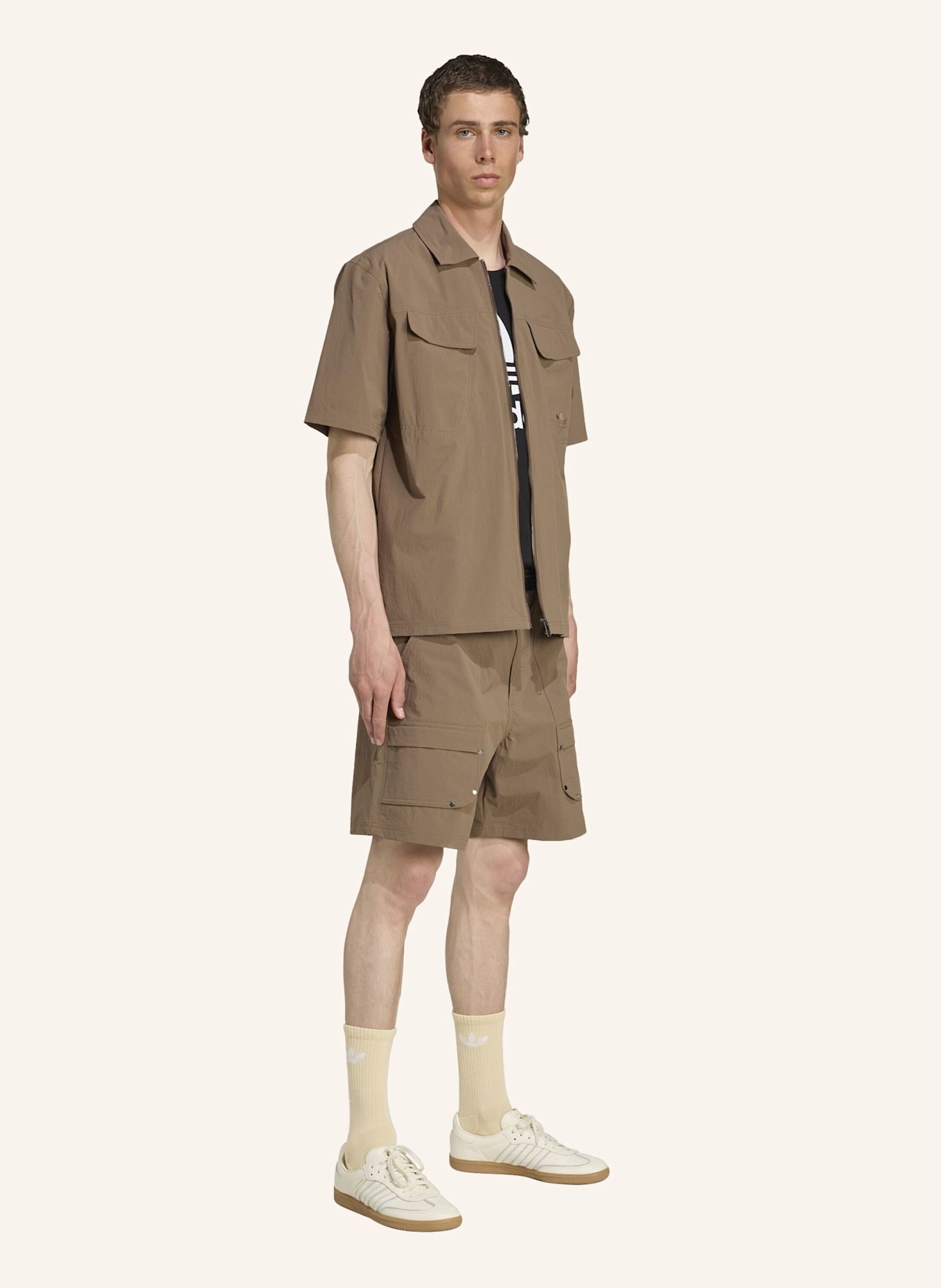 adidas Originals PREMIUM ESSENTIALS UTILITY CARGOSHORTS: BRAUN