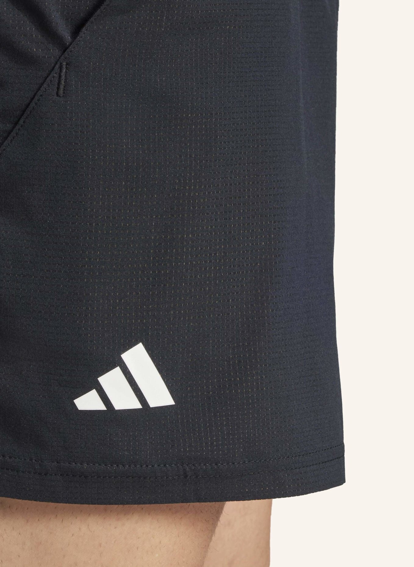 adidas TENNIS 5-INCH ERGO SHORTS: SCHWARZ