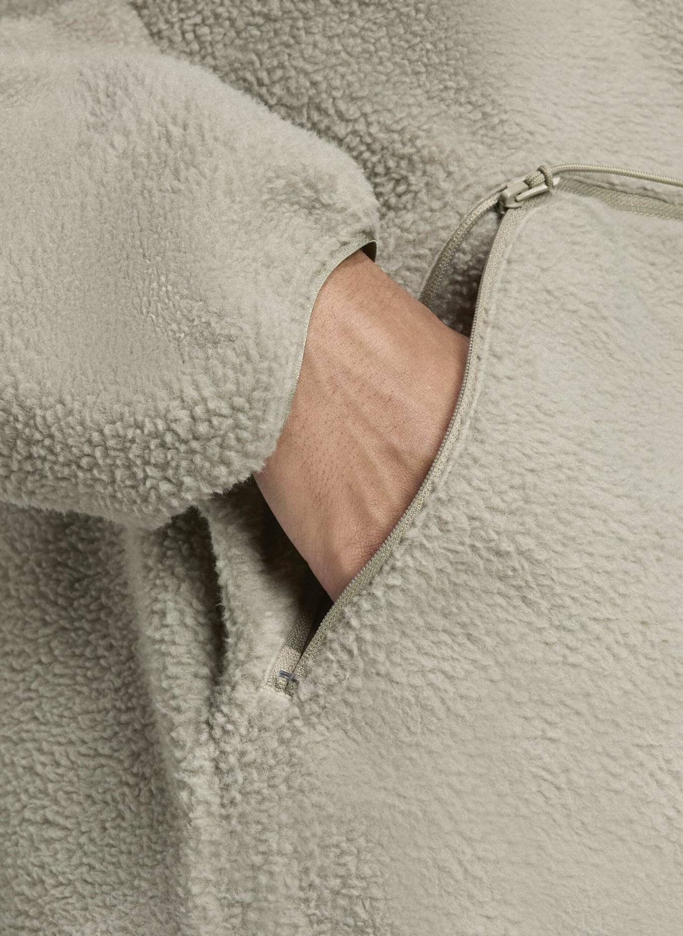 adidas CITY TECH HIGH PILE FLEECEJACKE MIT DURCHGEHENDEM REISSVERSCHLUSS: SILBER