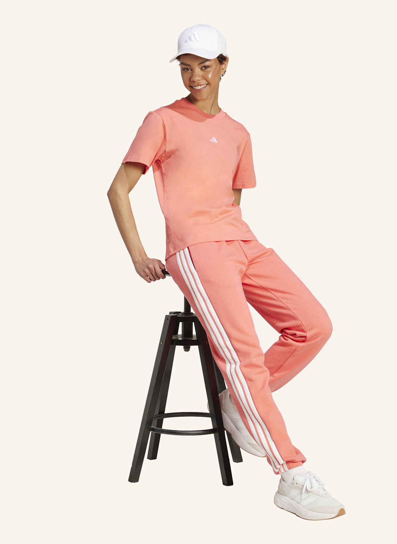 adidas Sweatpants ESSENTIALS 3-STREIFEN: ROT/ WEISS