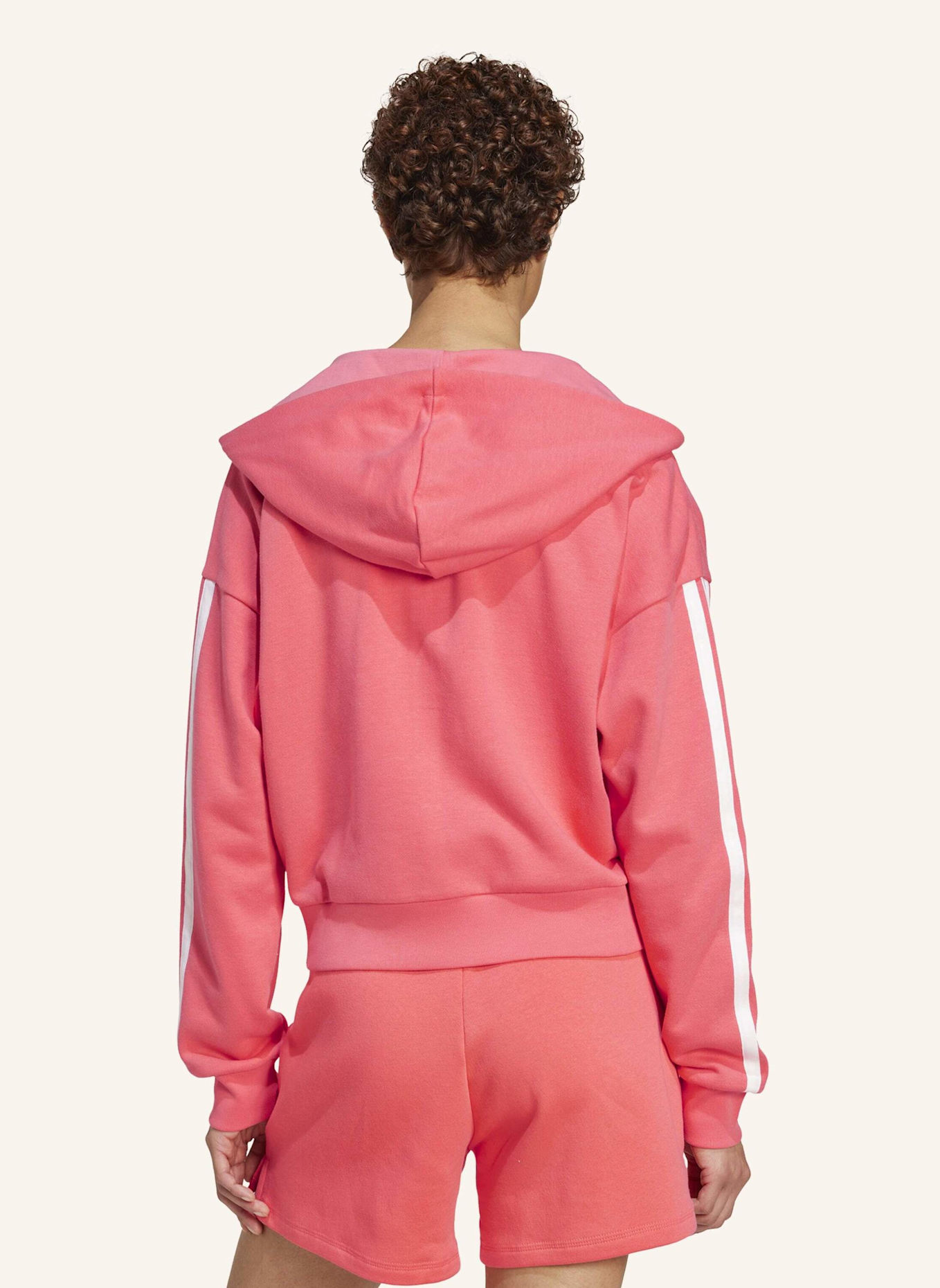 adidas ESSENTIALS 3-STREIFEN FRENCH TERRY KAPUZENJACKE: ROT/ WEISS