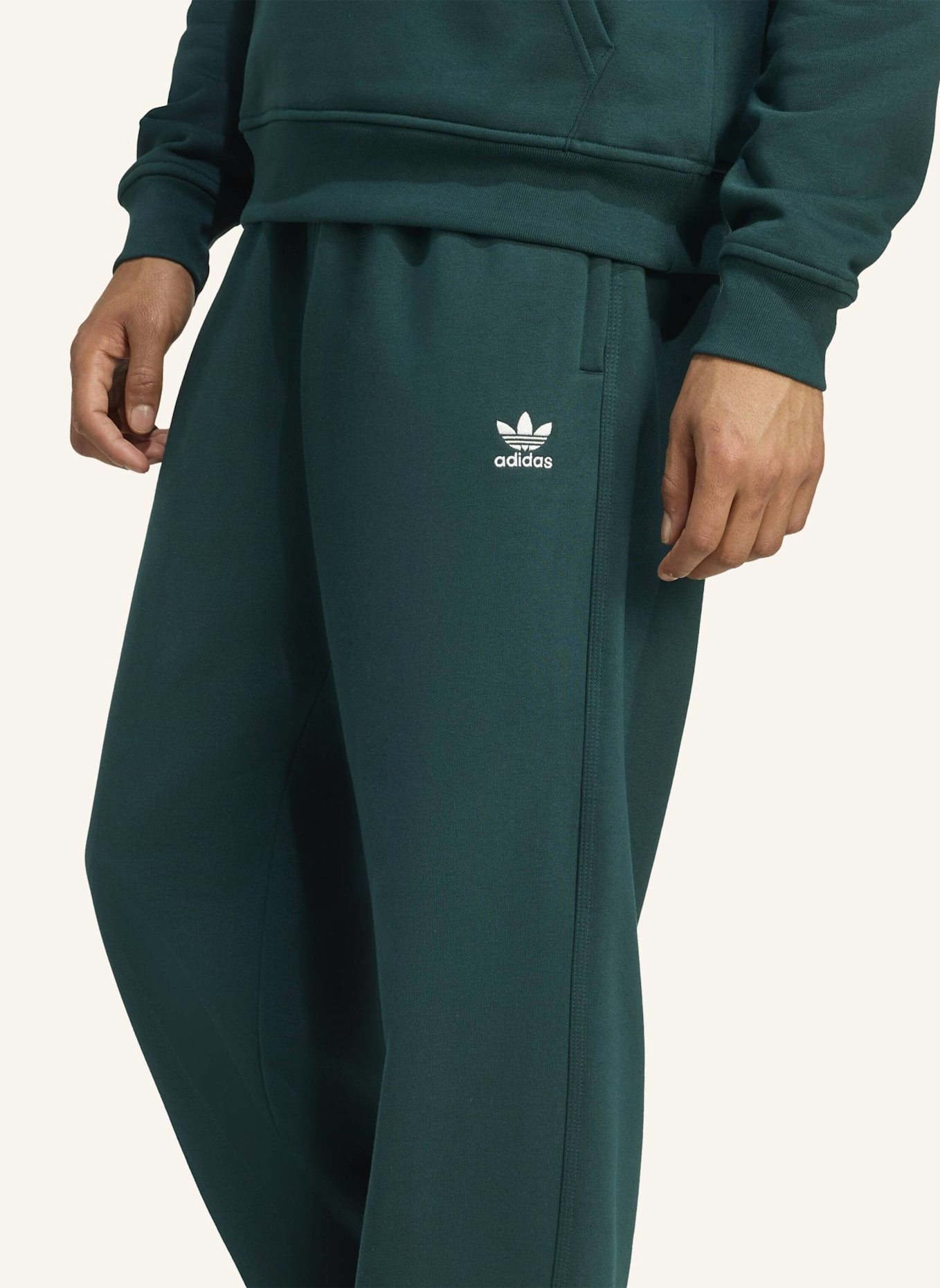 adidas Originals TREFOIL ESSENTIALS OPEN HEM HOSE: GRÜN