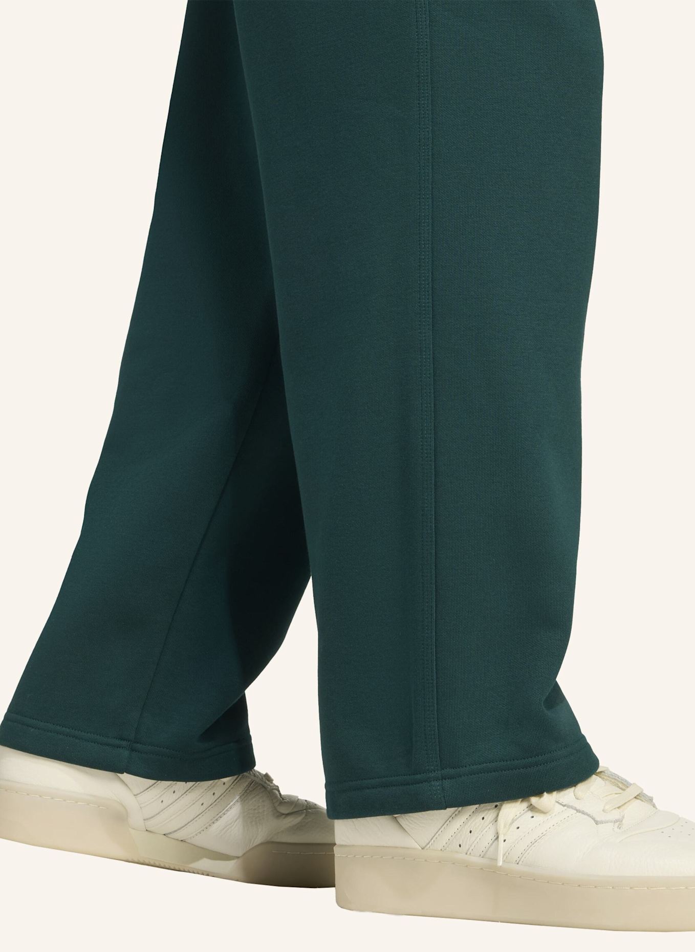 adidas Originals TREFOIL ESSENTIALS OPEN HEM HOSE: GRÜN