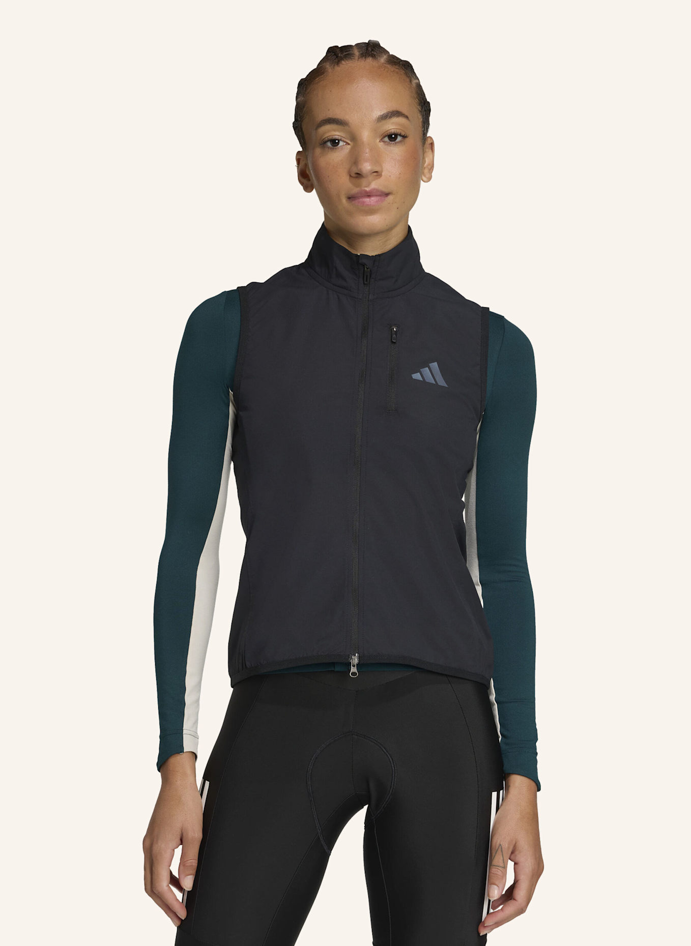 adidas ESSENTIALS WINDDICHTE WESTE: SCHWARZ