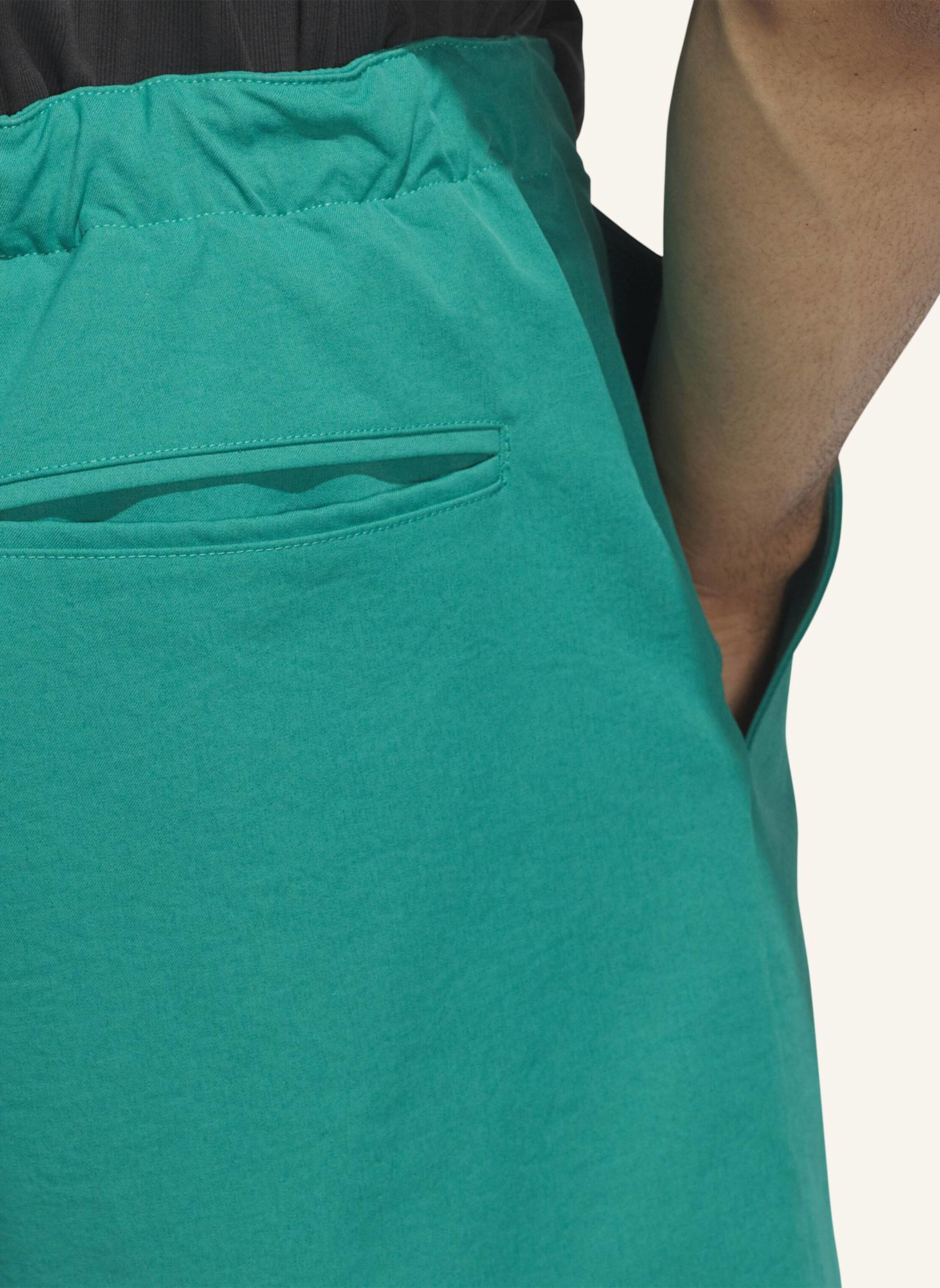 adidas EQUIPMENT SHORTS: GRÜN