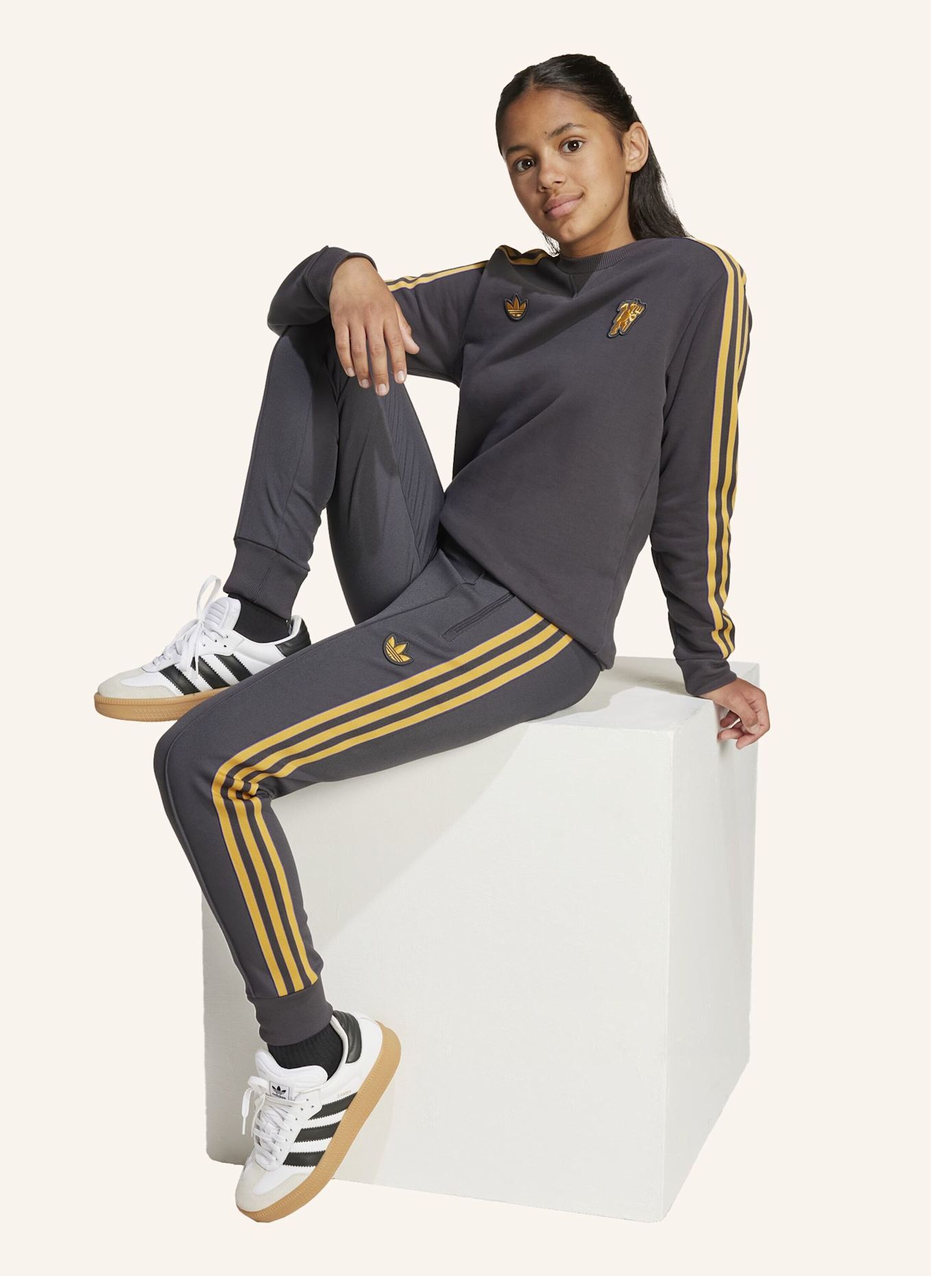 adidas Originals MANCHESTER UNITED TERRACE ICONS SWEATSHIRT: SCHWARZ