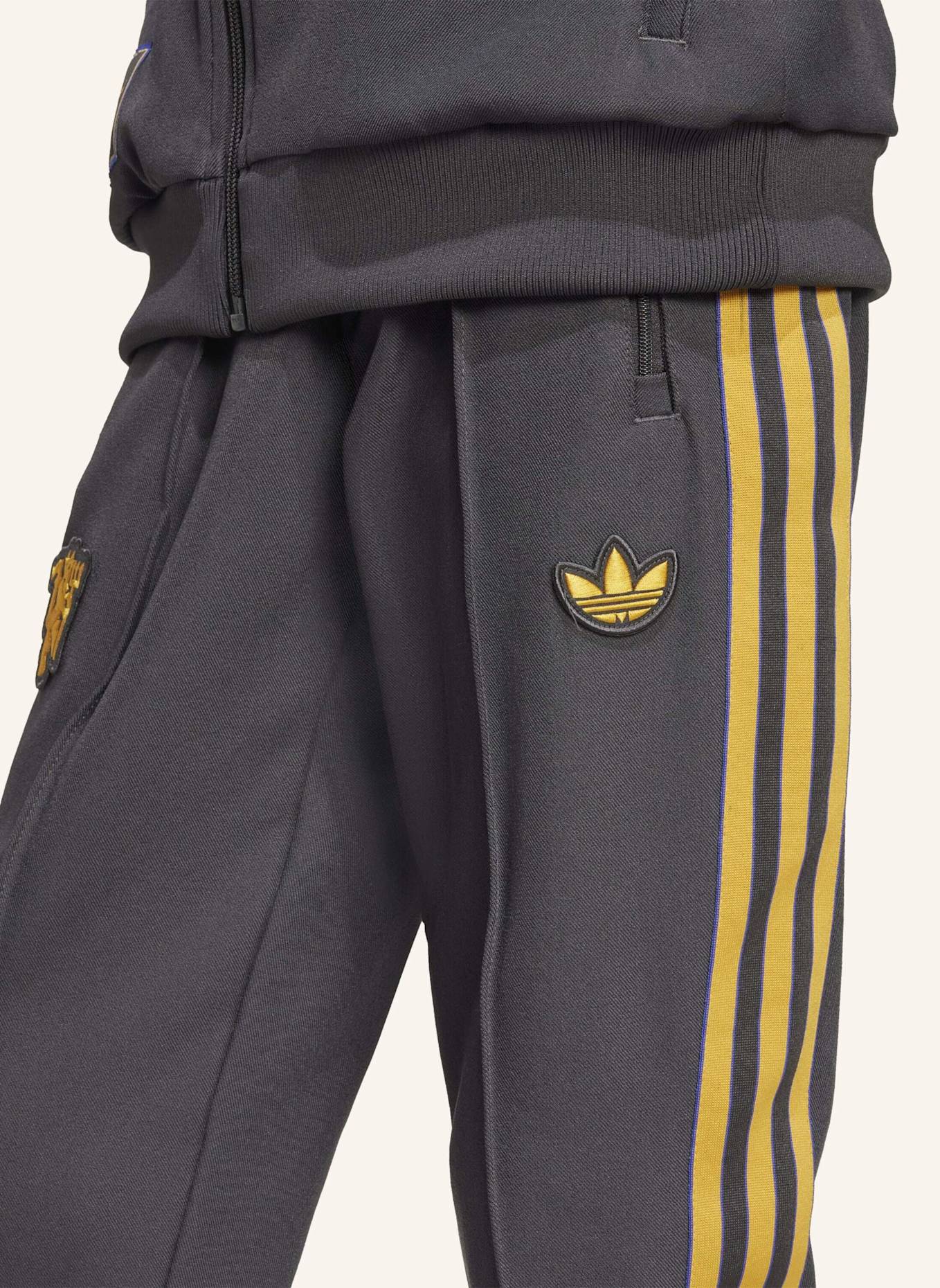 adidas Originals MANCHESTER UNITED TERRACE ICONS TRAININGSHOSE: SCHWARZ