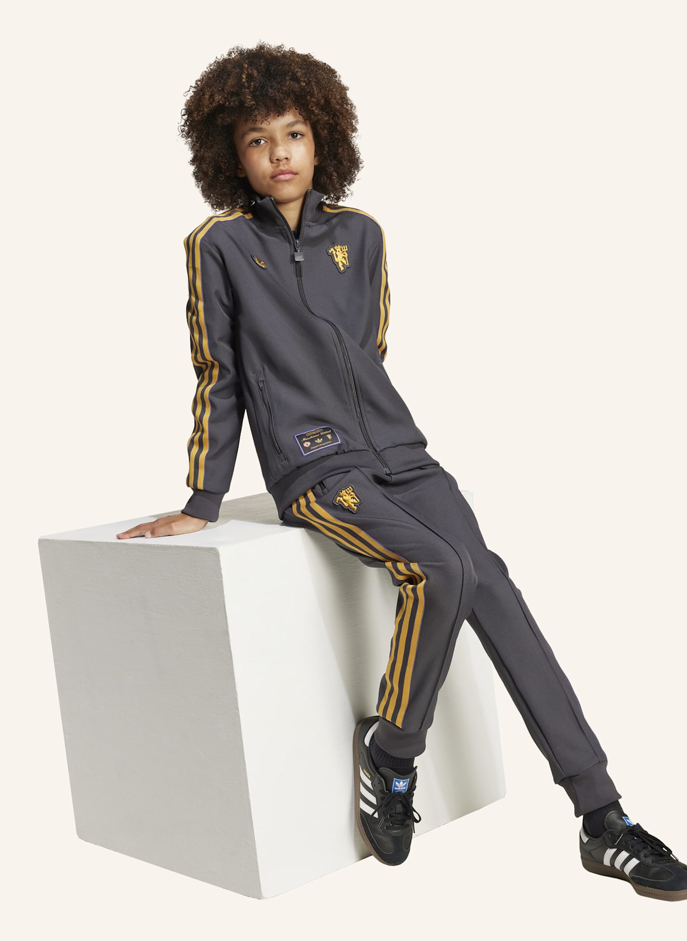 adidas Originals MANCHESTER UNITED TERRACE ICONS TRAININGSHOSE: SCHWARZ