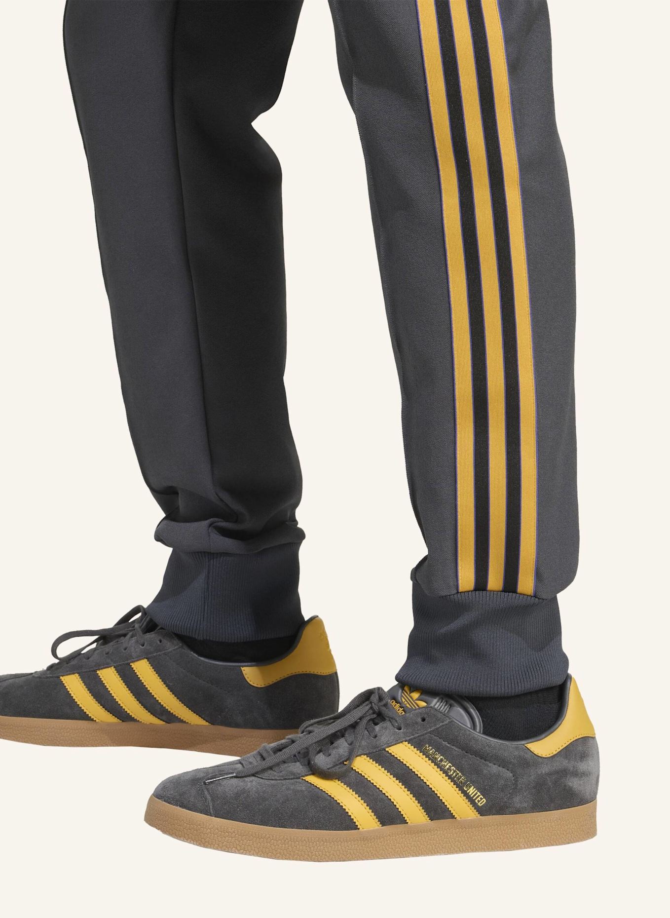 adidas Originals MANCHESTER UNITED TERRACE ICONS TRAININGSHOSE: SCHWARZ