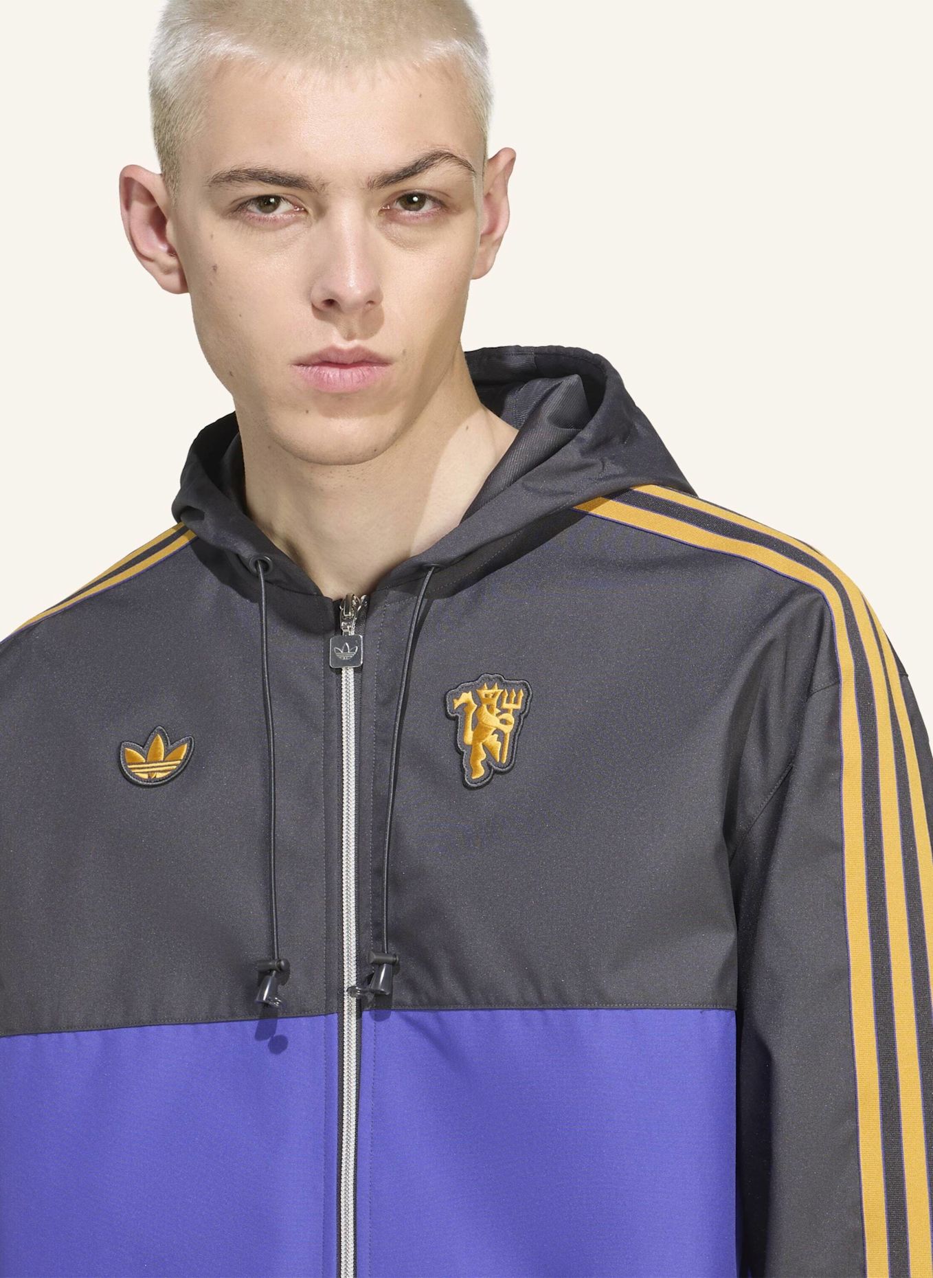 adidas Originals MANCHESTER UNITED TERRACE ICONS PARKA: SCHWARZ
