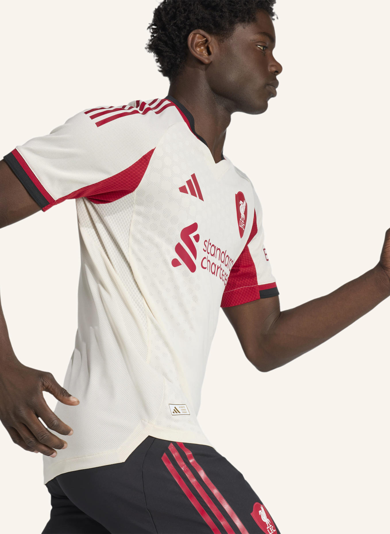 adidas LIVERPOOL FC 25/26 AUTHENTIC AUSWÄRTSTRIKOT: WEISS