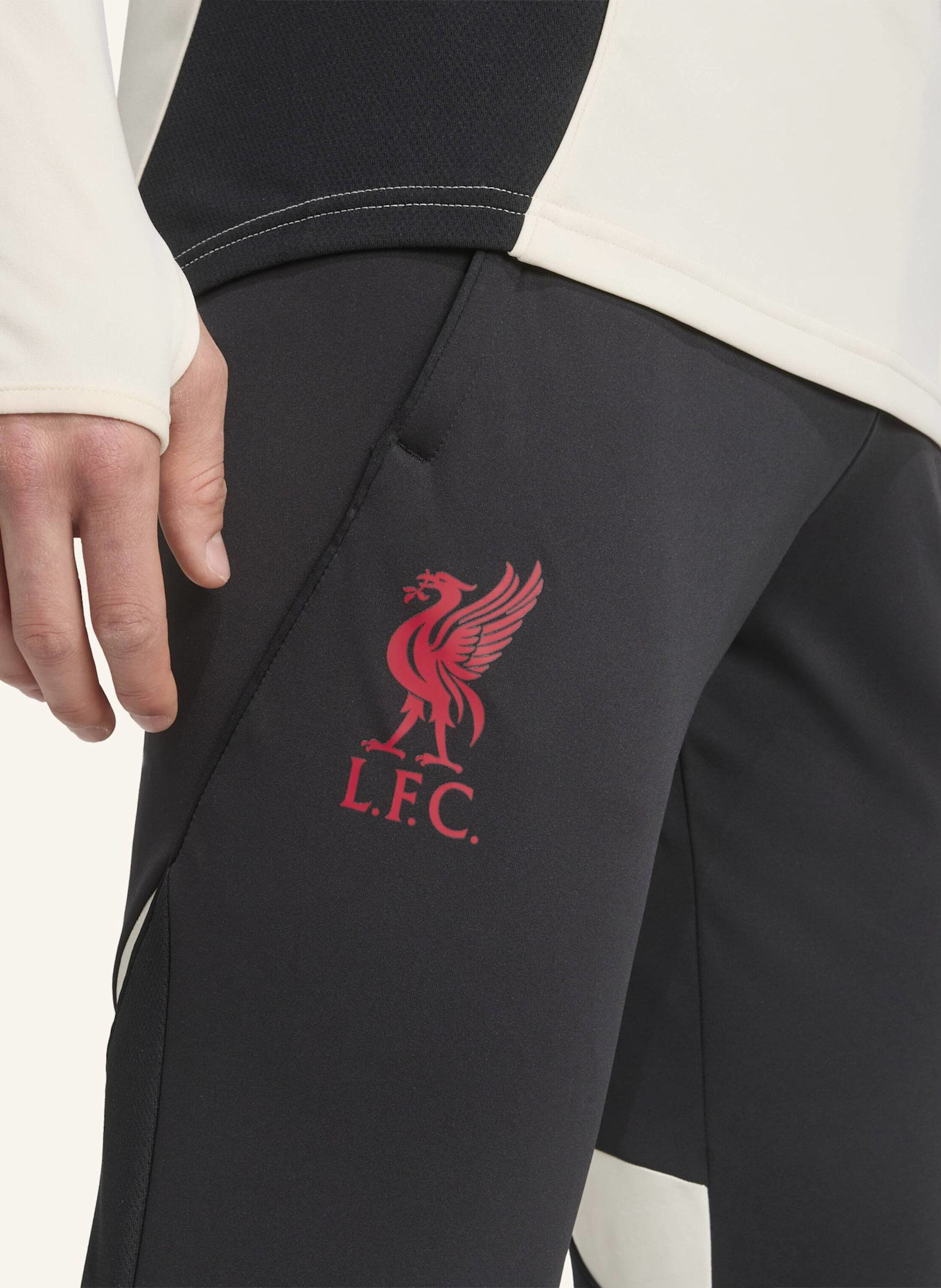 adidas LIVERPOOL FC TIRO 25 COMPETITION TRAININGSHOSE: SCHWARZ