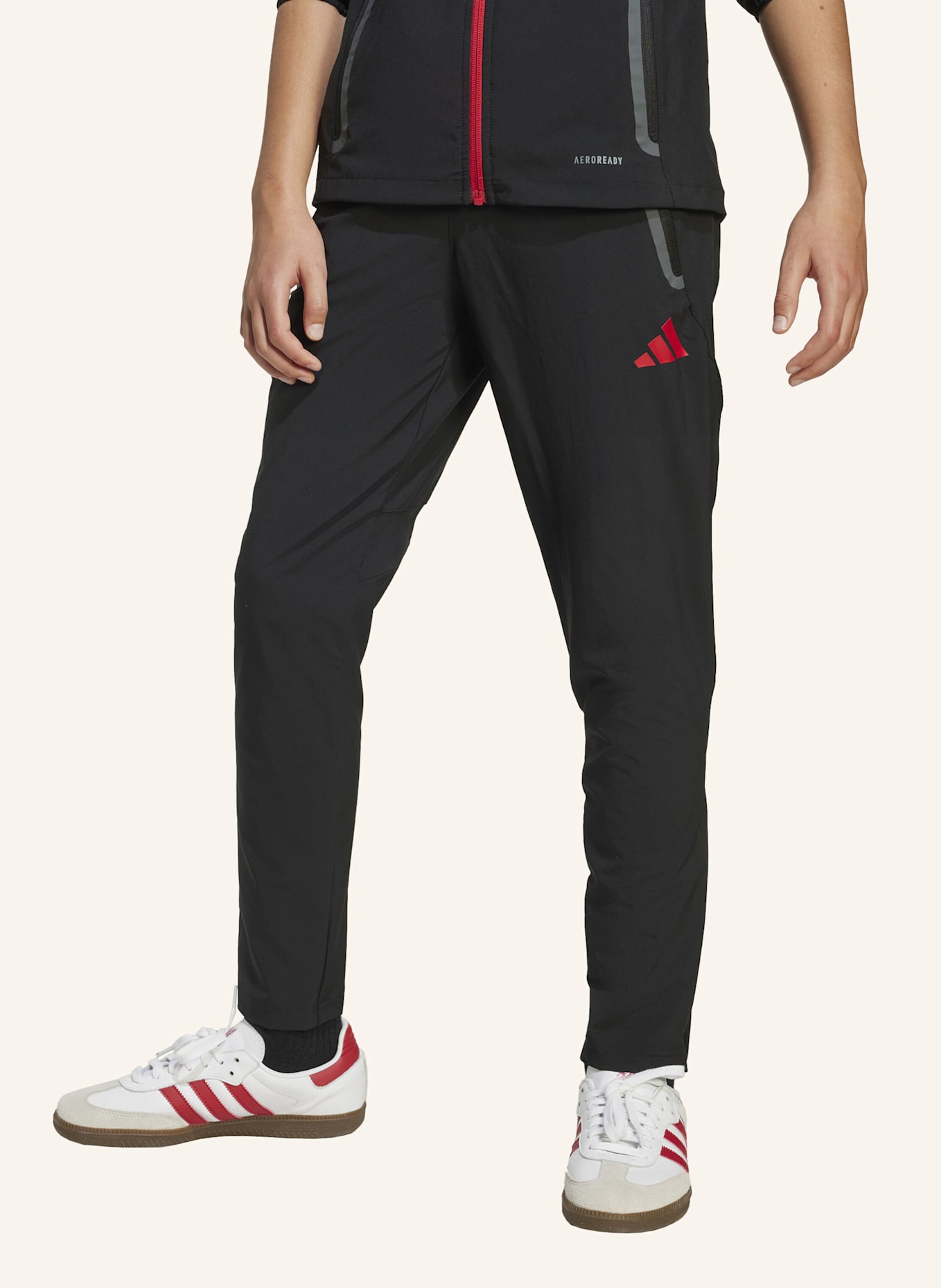 adidas LIVERPOOL FC TIRO 25 COMPETITION VIS TECH REISEHOSE FÜR KINDER: SCHWARZ/ ROT