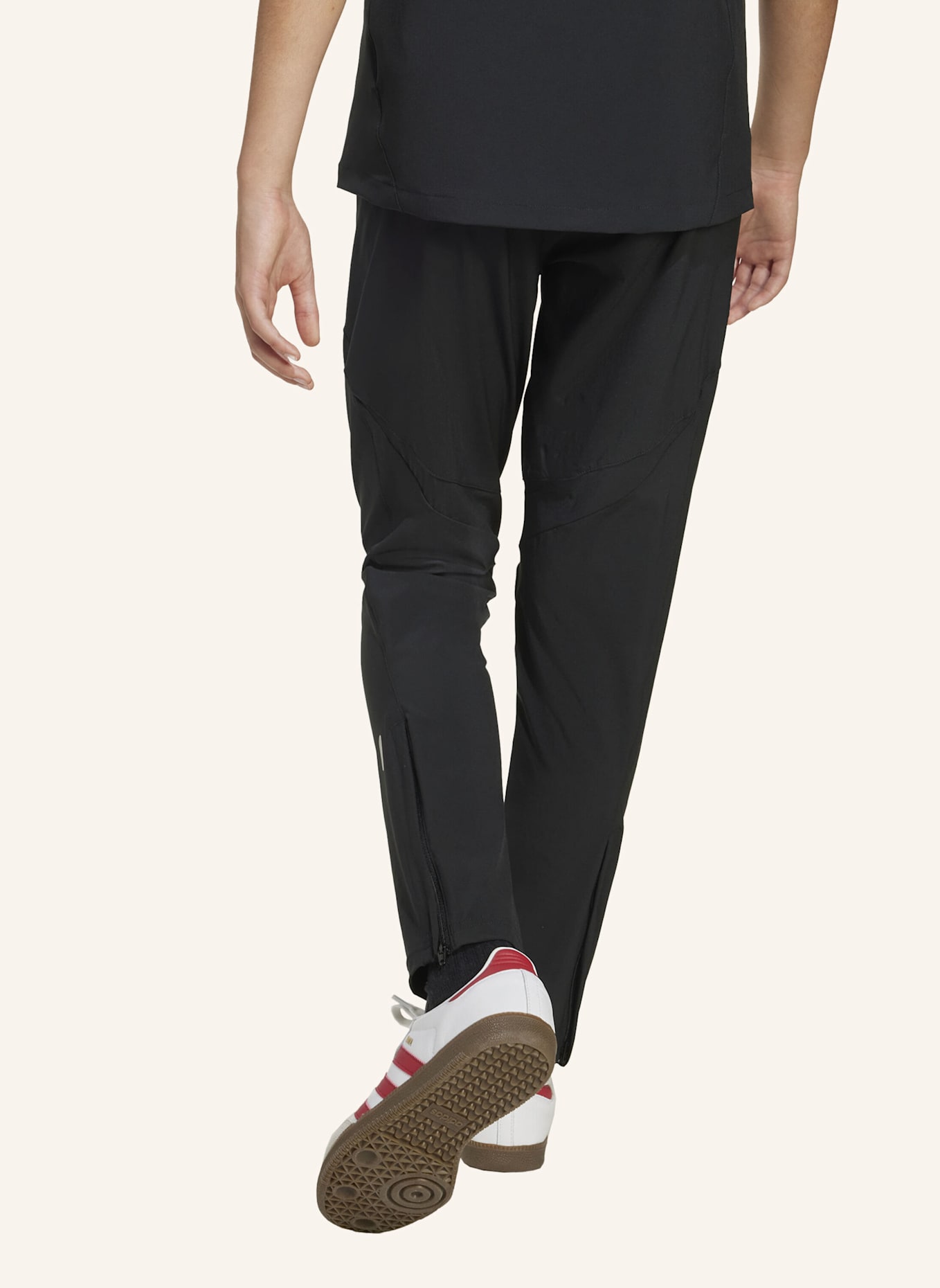 adidas LIVERPOOL FC TIRO 25 COMPETITION VIS TECH REISEHOSE FÜR KINDER: SCHWARZ/ ROT