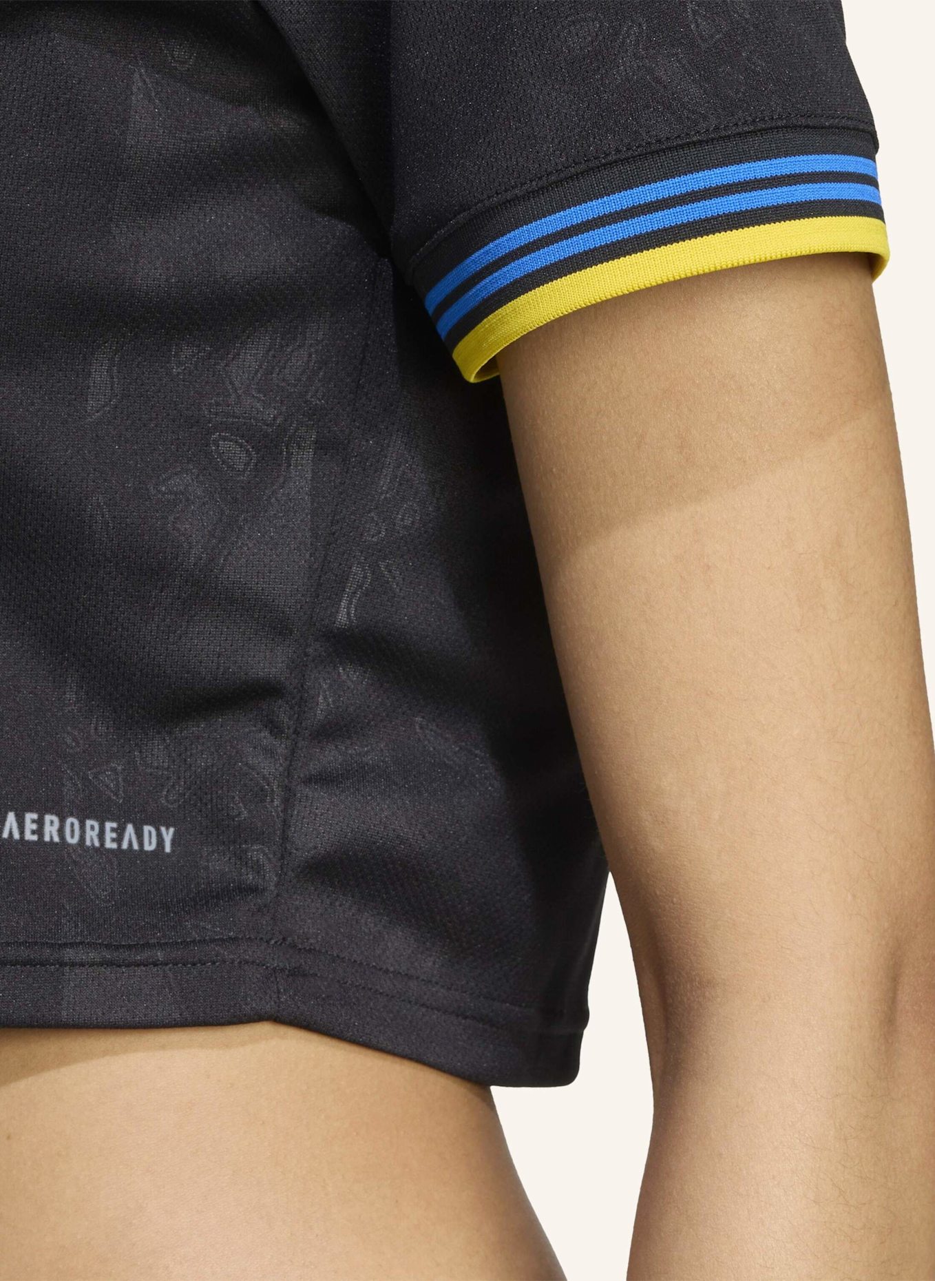 adidas MANCHESTER UNITED 25/26 KÜRZER GESCHNITTENES AUSWEICHTRIKOT: SCHWARZ