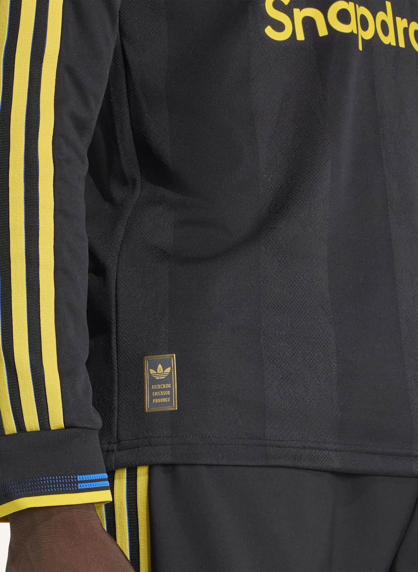 adidas MANCHESTER UNITED 25/26 LONGSLEEVE AUSWEICHTRIKOT AUTHENTIC: SCHWARZ