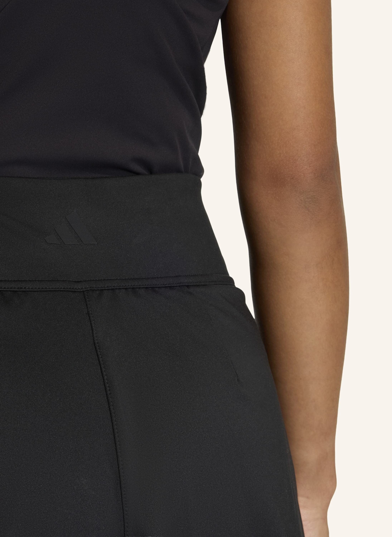 adidas TENNIS CLIMACOOL MATCH SHORTS: SCHWARZ