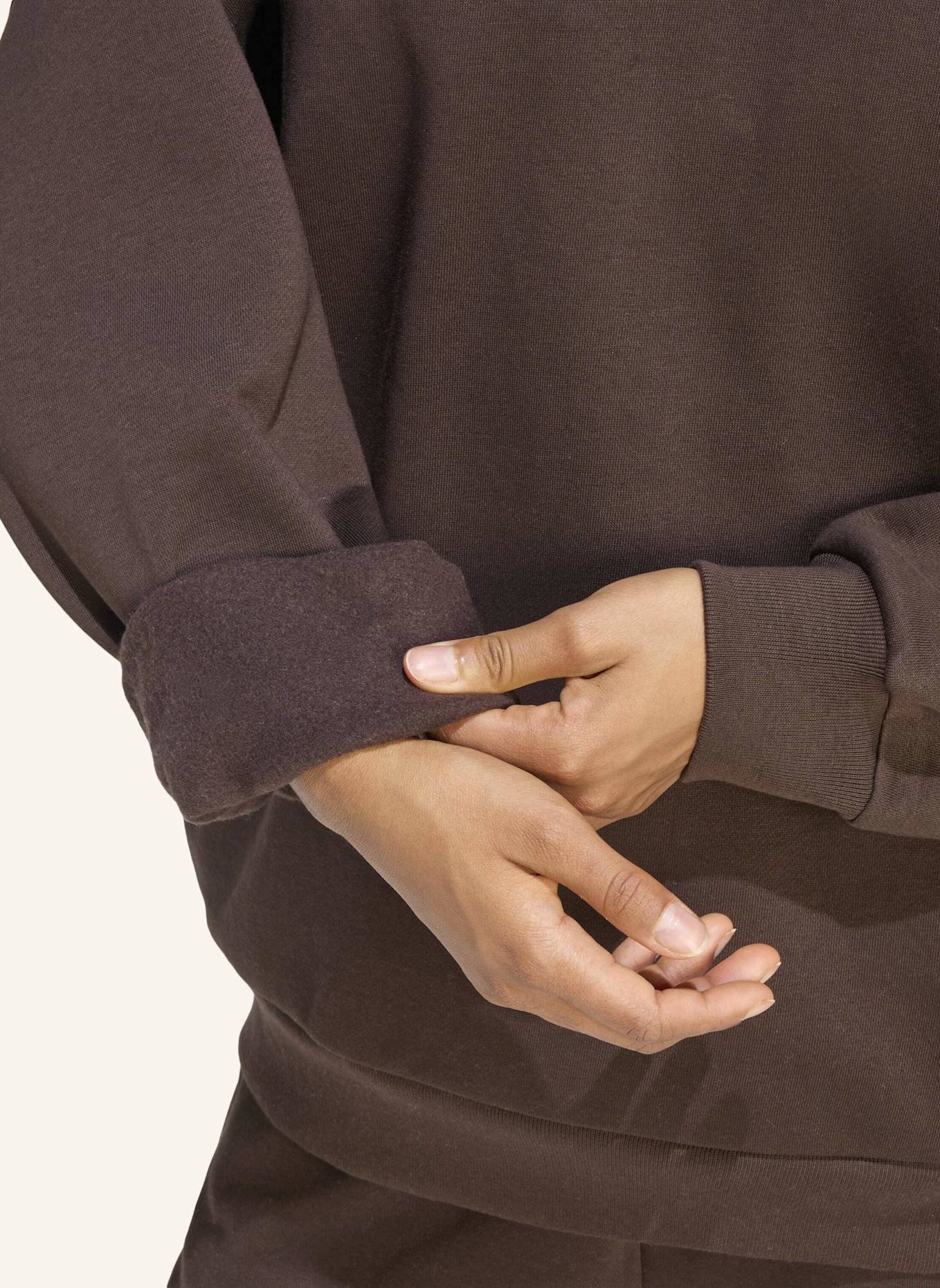 adidas 3-STREIFEN STUDIO HOODIE: BRAUN