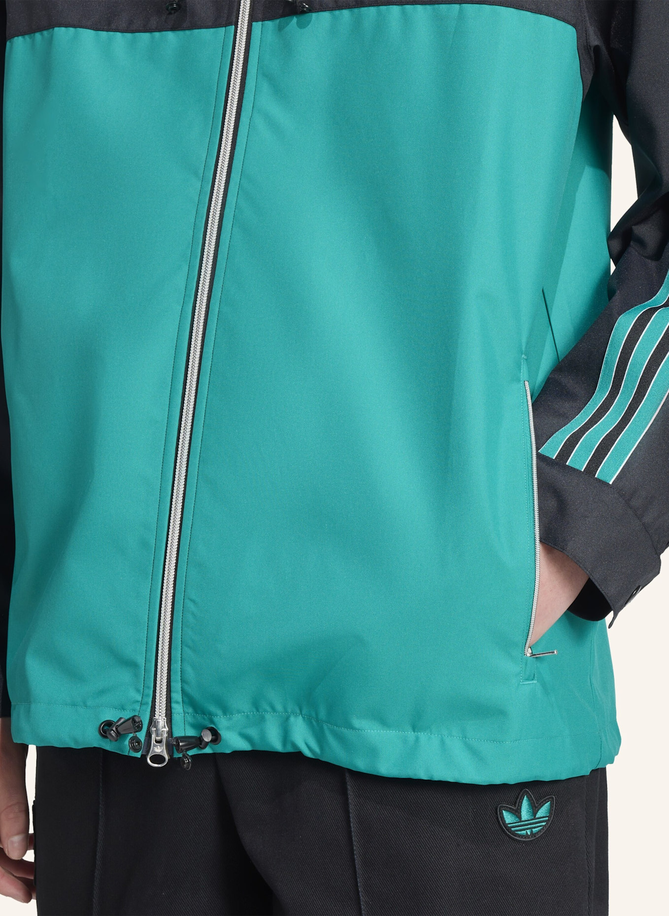 adidas Originals FC LIVERPOOL TERRACE ICONS PARKA: SCHWARZ/ GRÜN