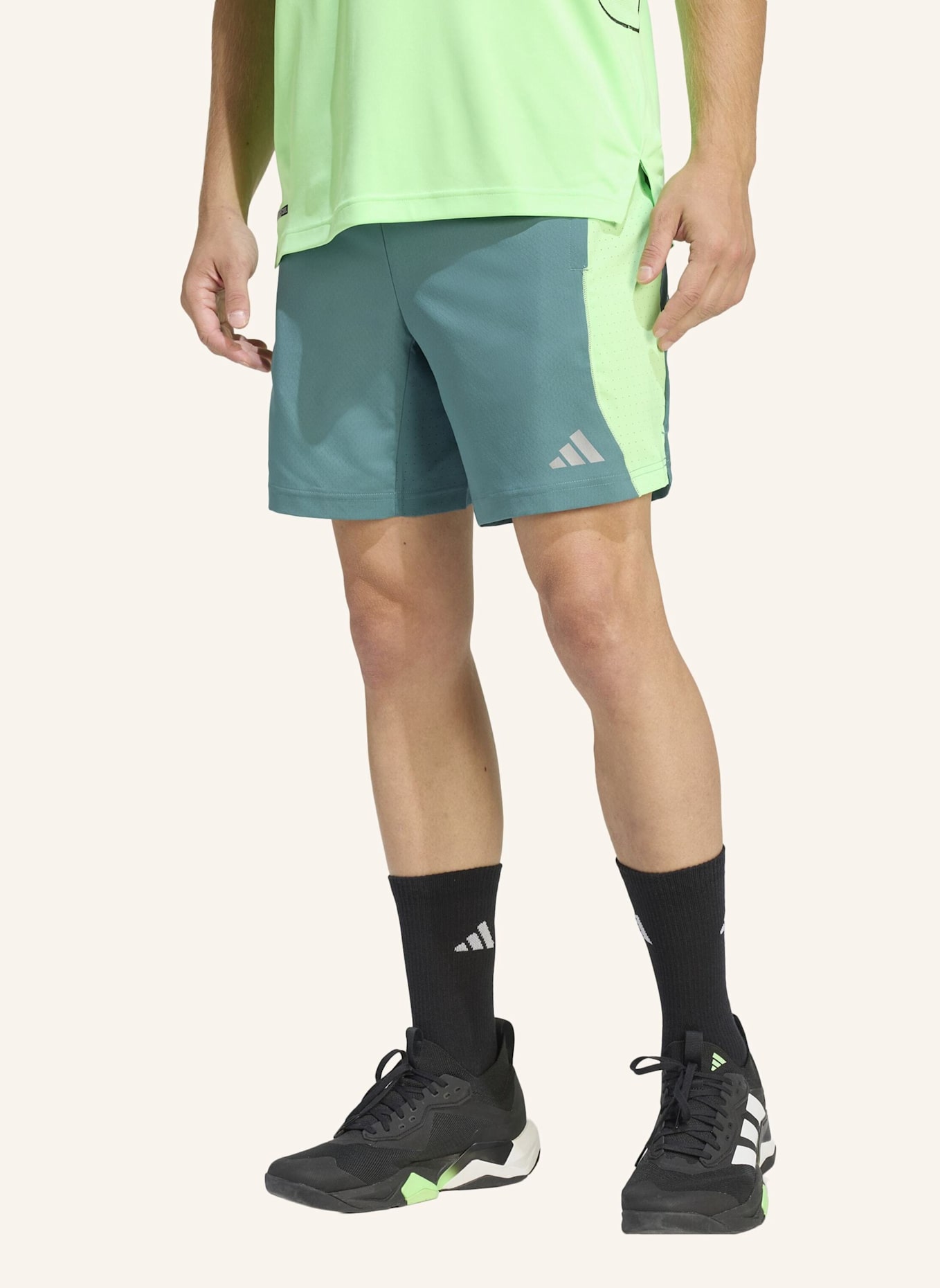 adidas TECH APPAREL CLIMACOOL SHORT: TÜRKIS/ NEONGRÜN