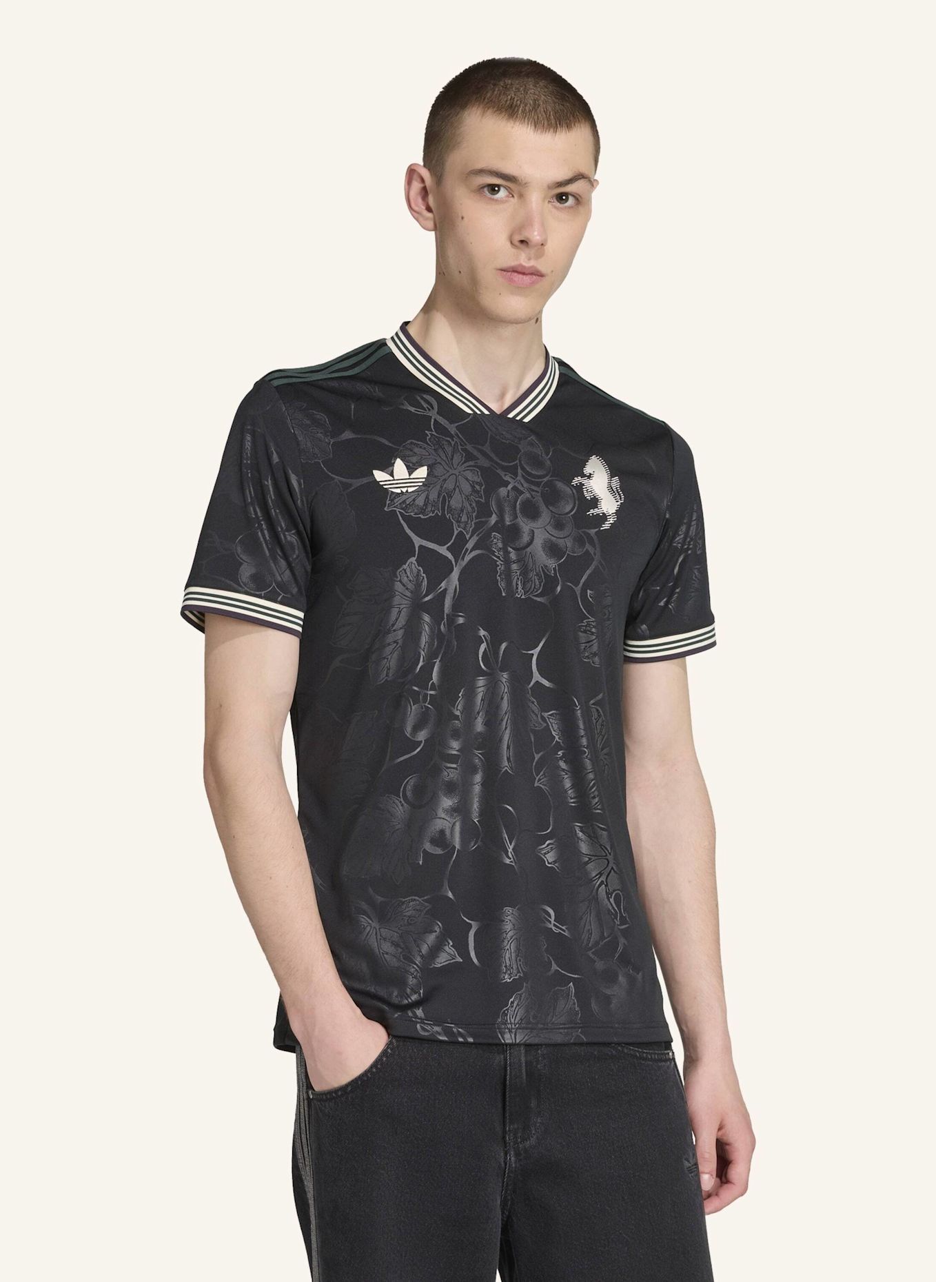 adidas JUVENTUS 25/26 AUSWEICHTRIKOT: SCHWARZ/ ECRU