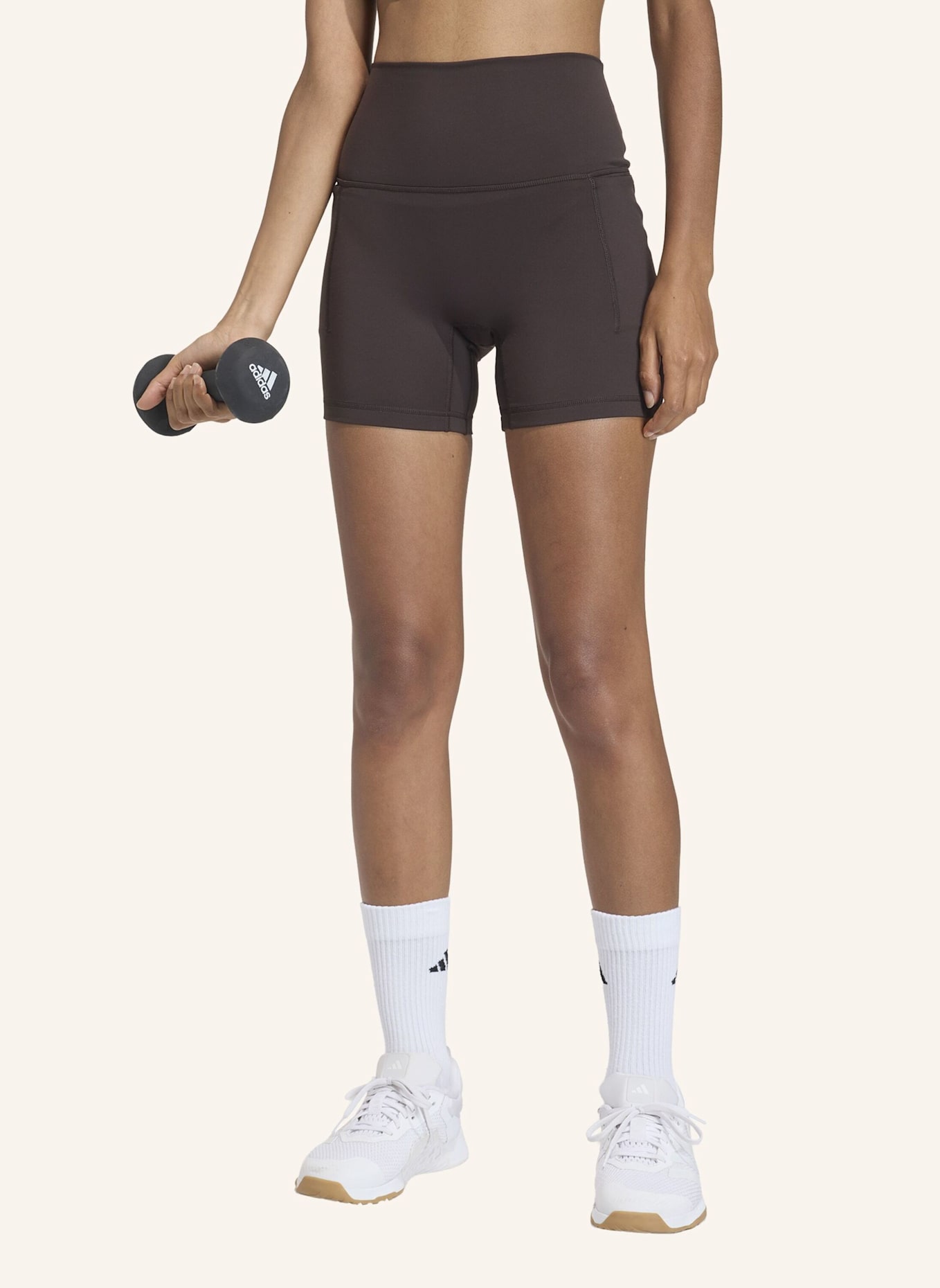 adidas 3-STREIFEN STUDIO ALL ME BOOTY SHORT LEGGINGS: BRAUN