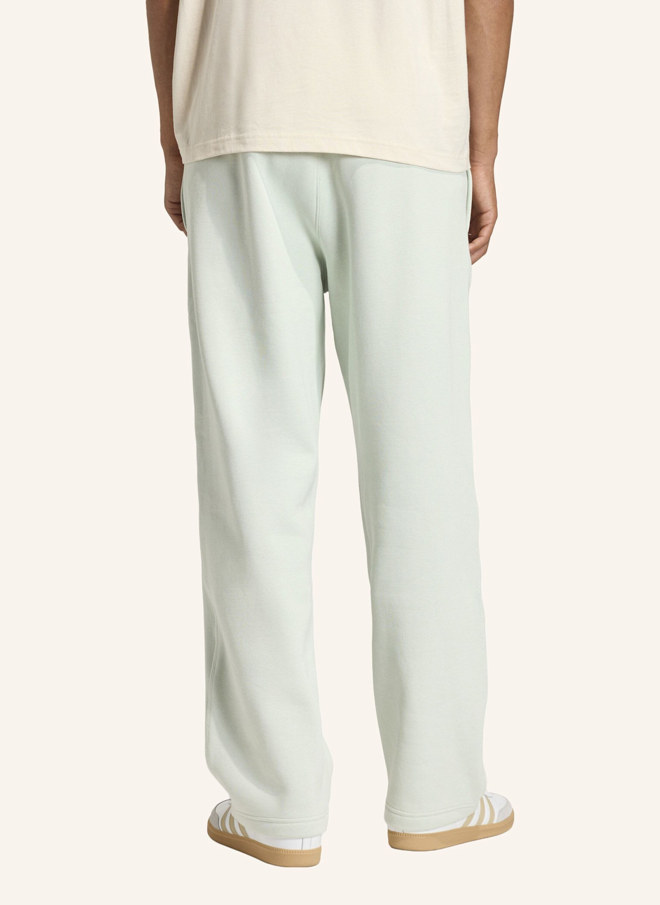 adidas Originals ESSENTIAL OPEN HEM LOOSE HOSE: GRÜN