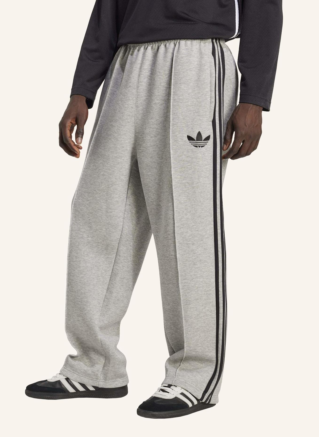 adidas Originals ADICOLOR SPACER BAGGY TRAININGSHOSE: GRAU