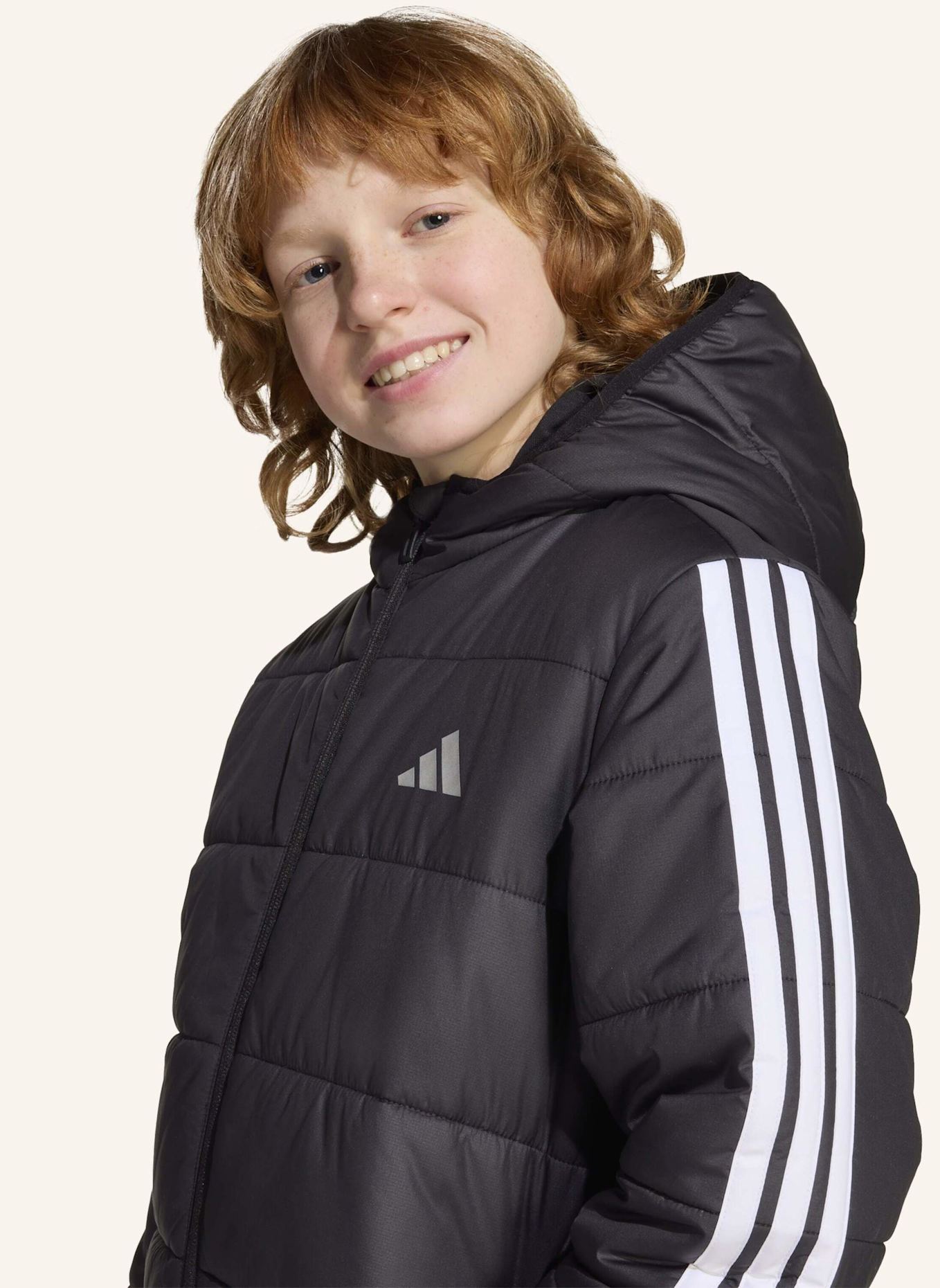 adidas ESSENTIALS 3-STREIFEN GEFÜTTERTE KINDERJACKE: SCHWARZ/ WEISS
