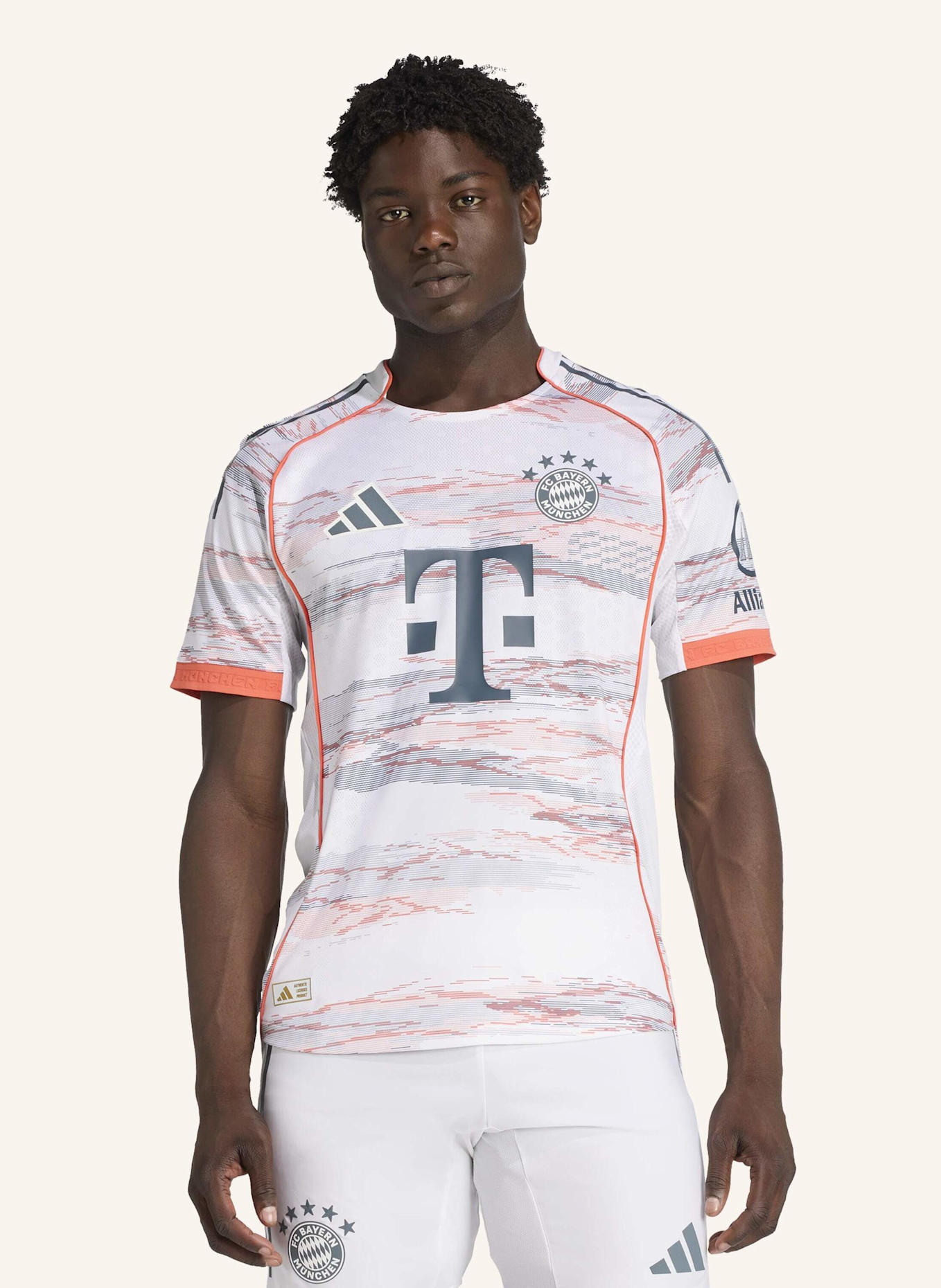 adidas FC BAYERN MÜNCHEN 25/26 AUSWÄRTSTRIKOT AUTHENTIC: WEISS