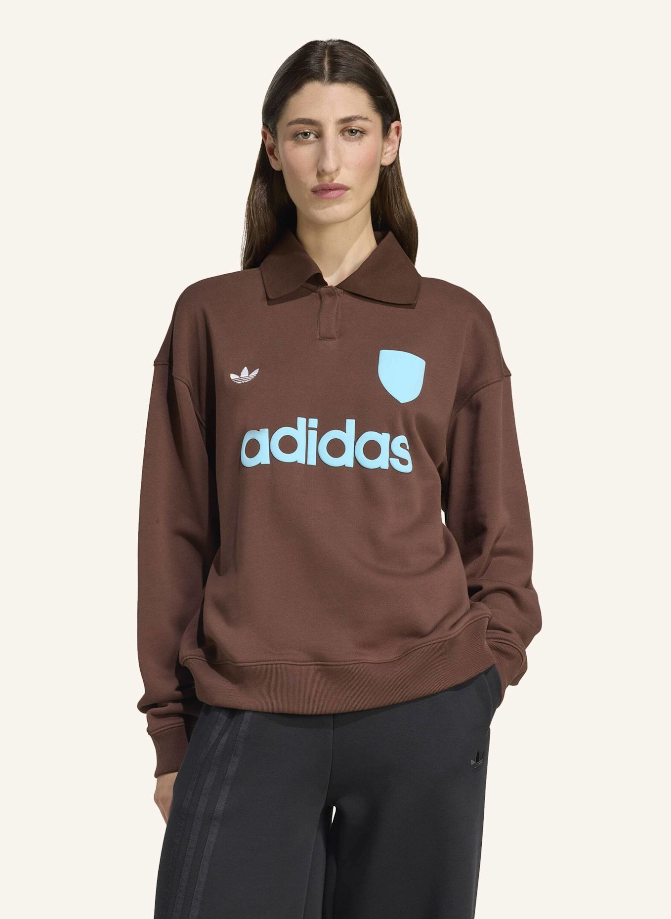 adidas Originals FUSSBALL GRAFIK SWEATSHIRT: BRAUN